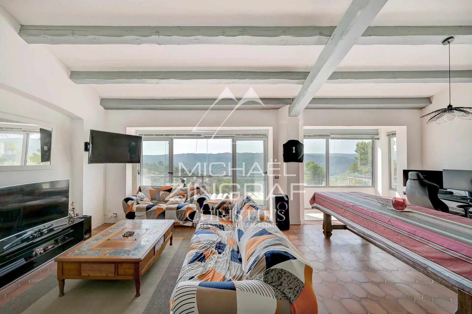 5 Bedroom Villa/Townhouse's Image 4