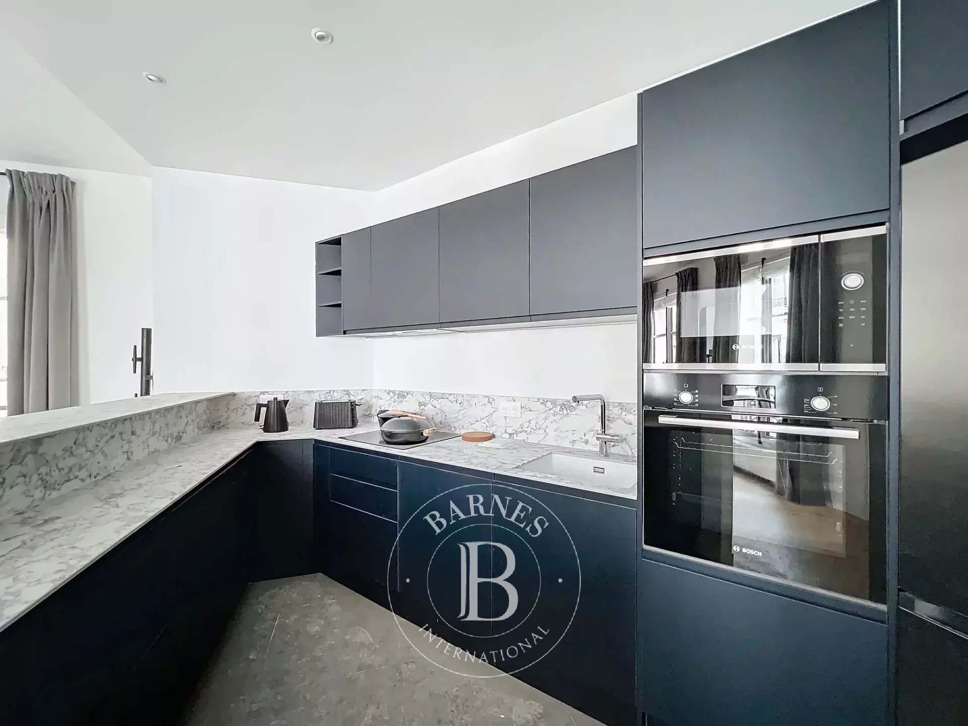 Daire Paris 8ème - picture 5