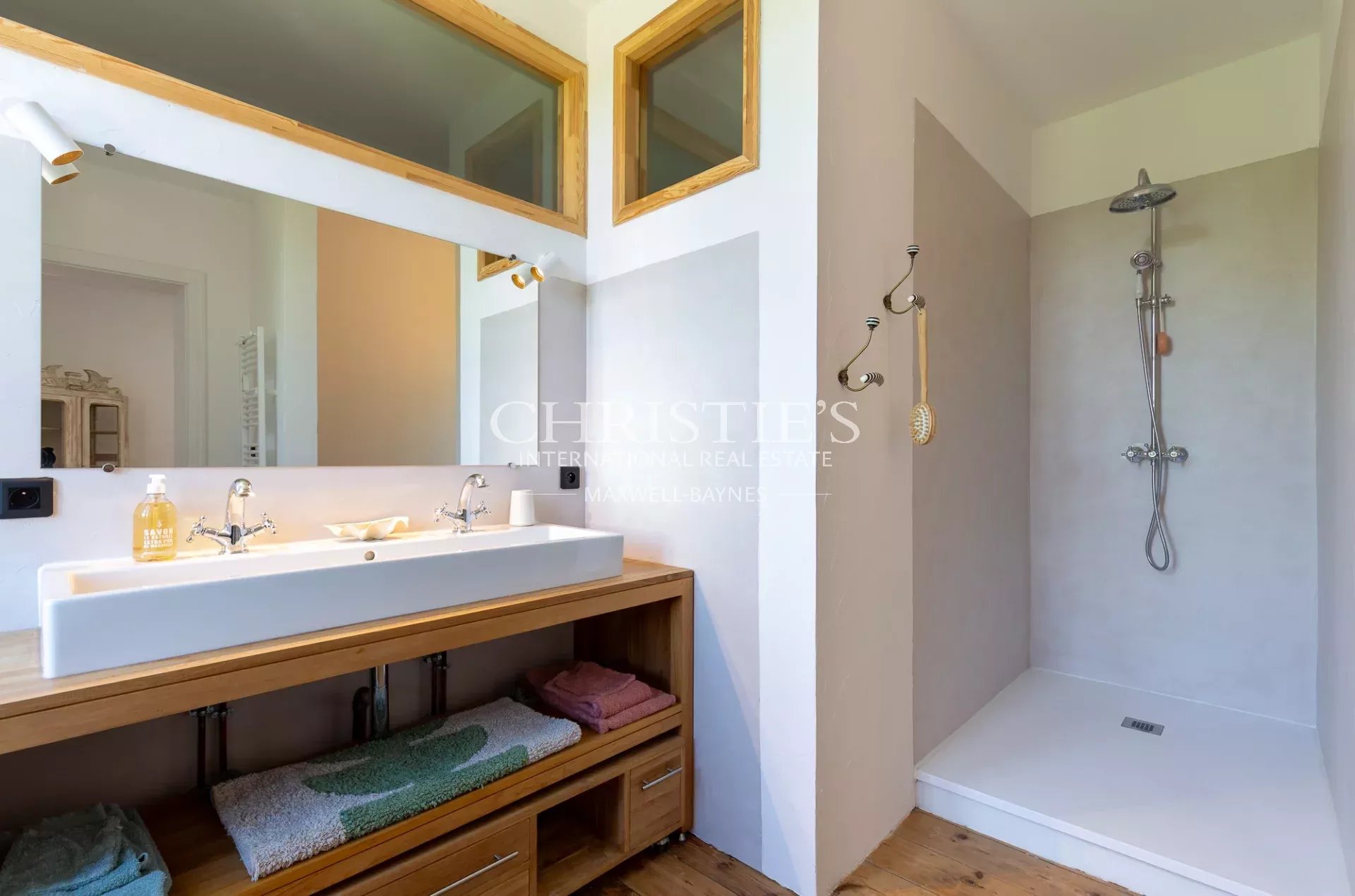 10 Bedroom Chateau's Image 18