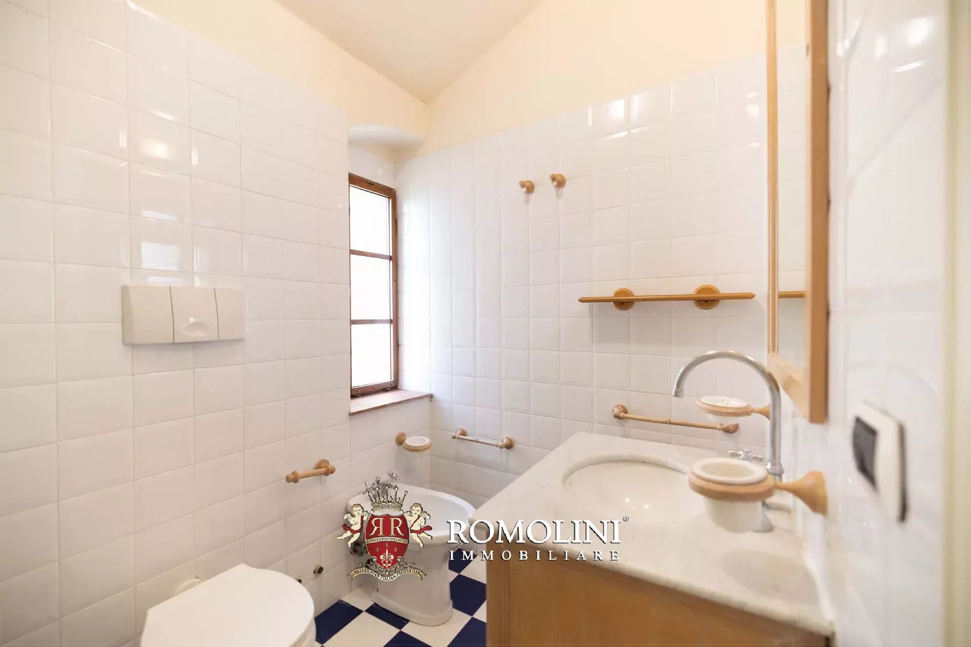 15 Bedroom Villa/Townhouse's Image 38