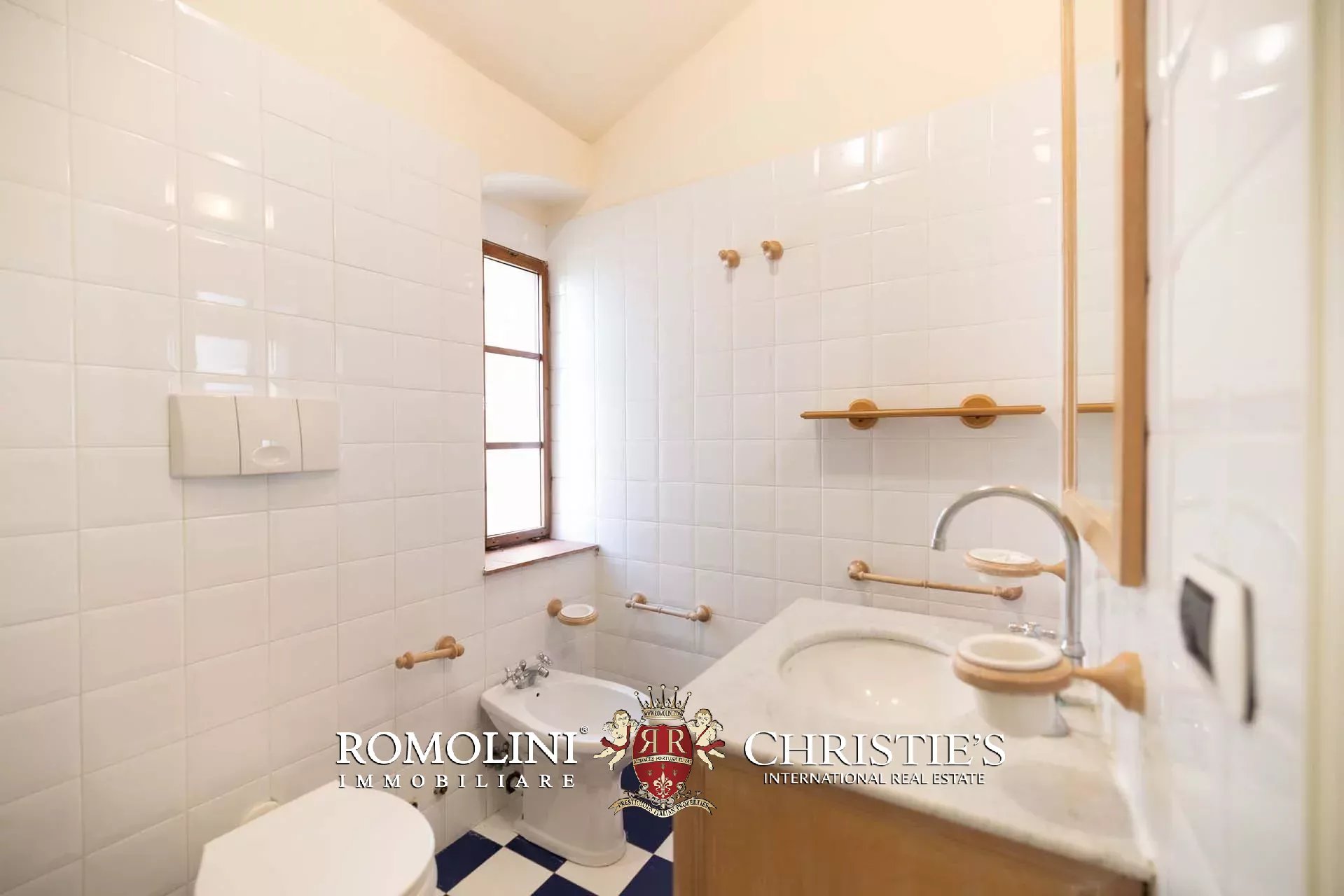 15 Bedroom Villa/Townhouse's Image 38