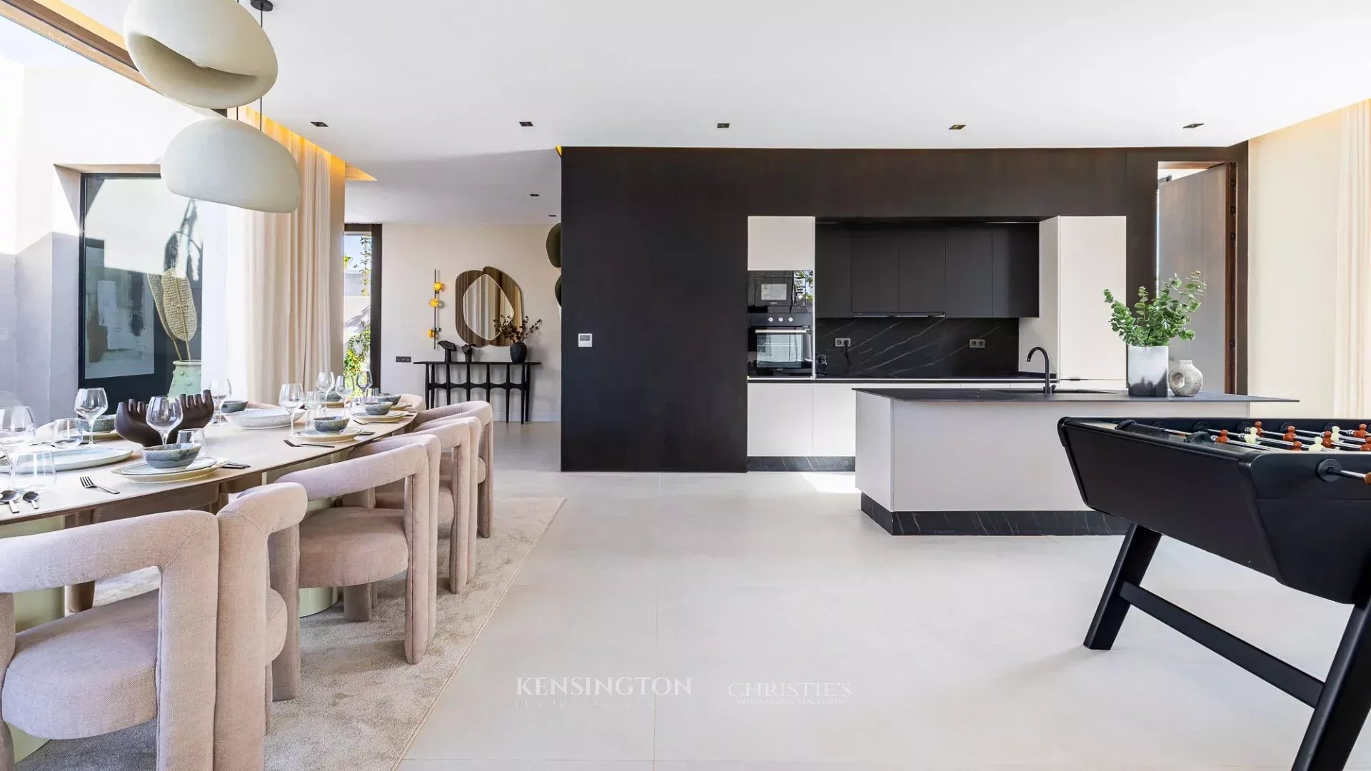 5 Bedroom Villa/Townhouse's Image 12