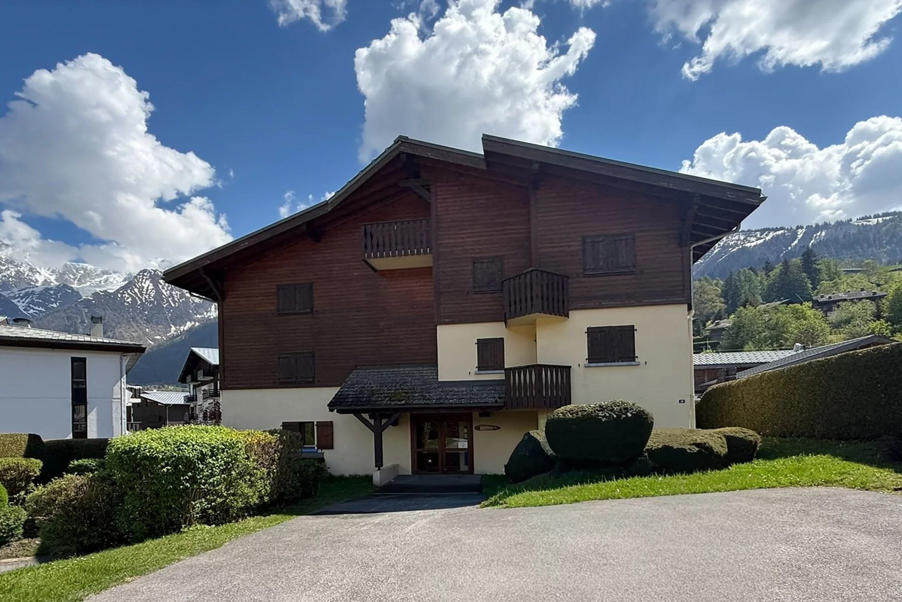 Photo of LES HOUCHES - 2 Bedroom apartment with a garden right next to the Prarion lift
