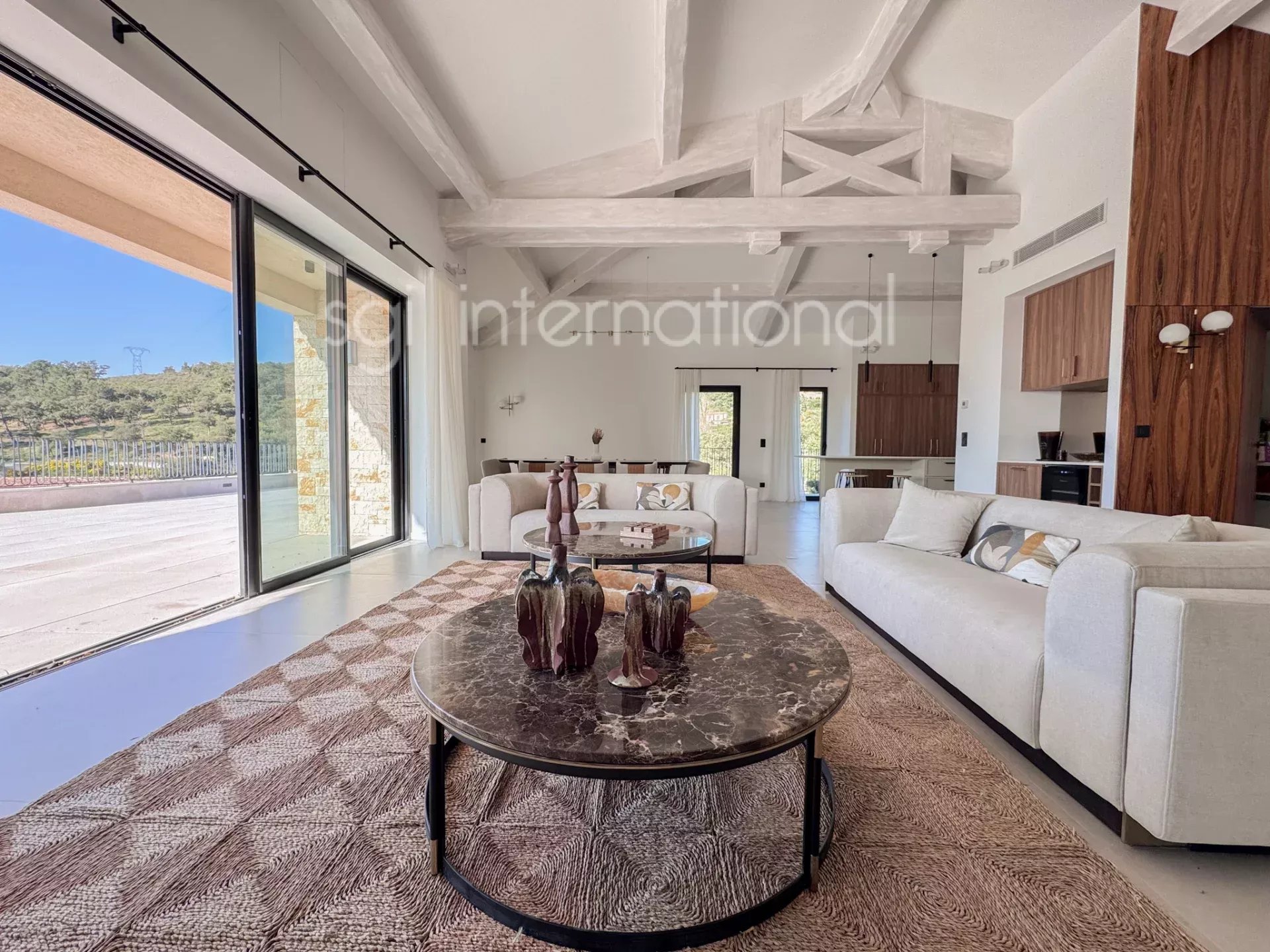 Grimaud – moderne, komplett renovierte Villa.