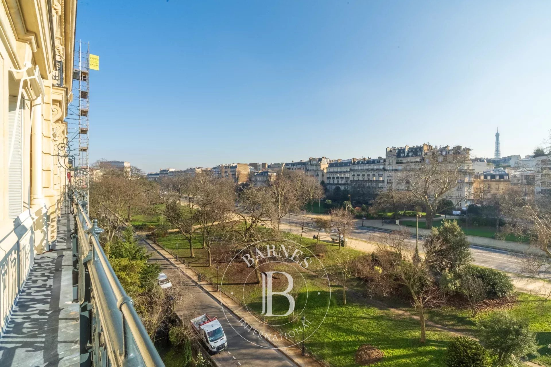 Paris 16 - Foch - Exceptional flat - View of the Eiffel Tower - picture 5 title=