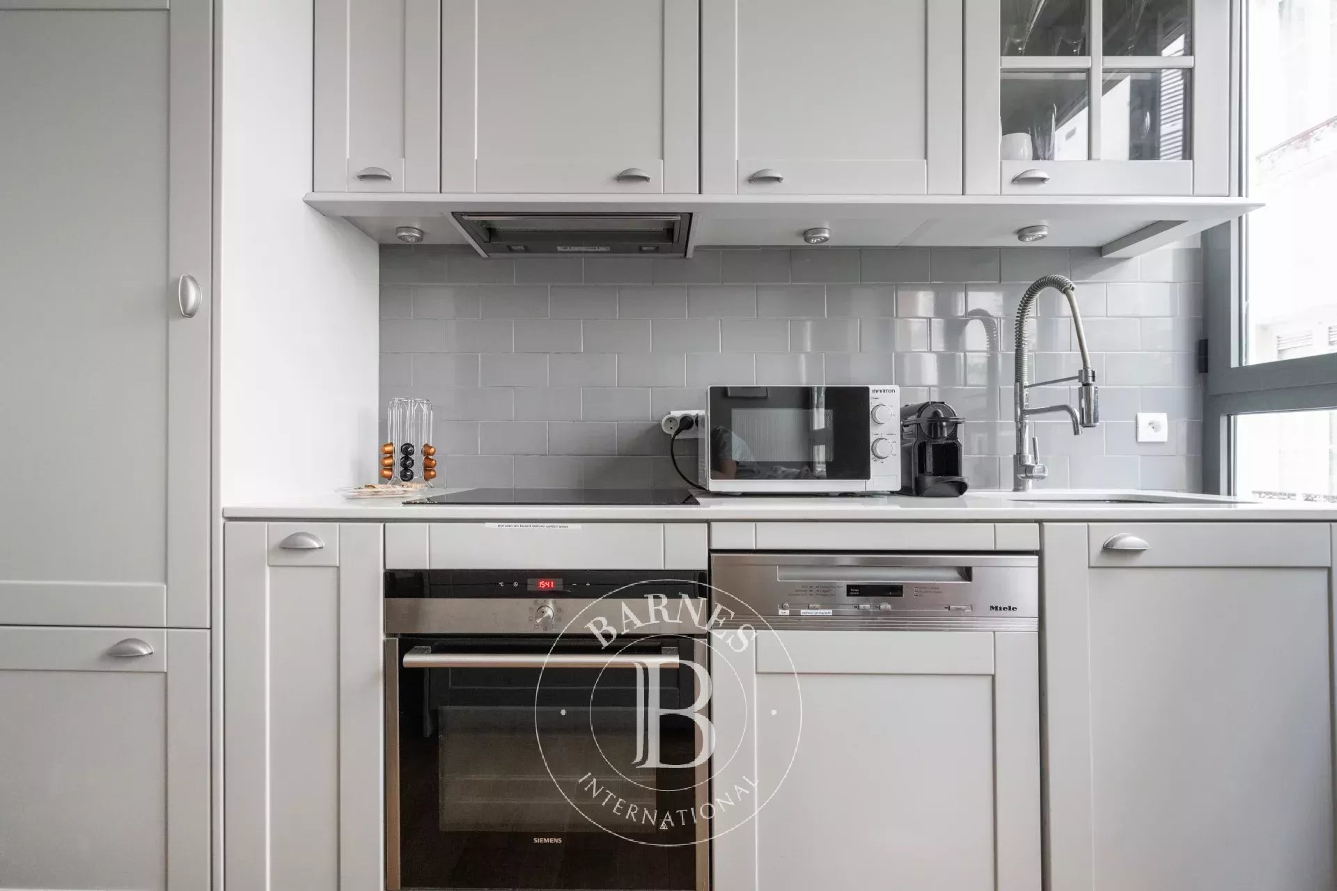 Daire Paris 8ème - picture 4