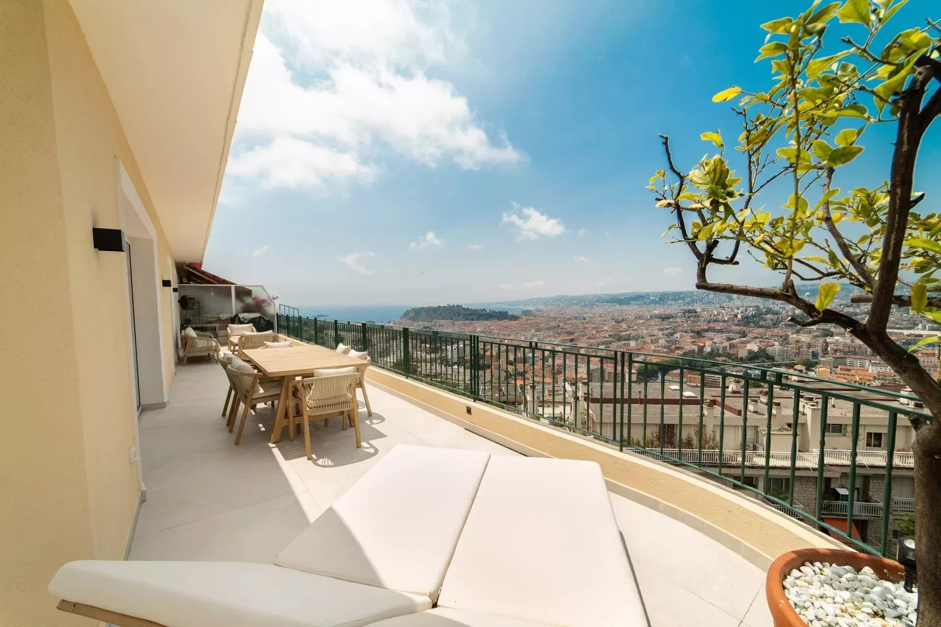 vente 4 pièces dernier étage Mont boron Nice