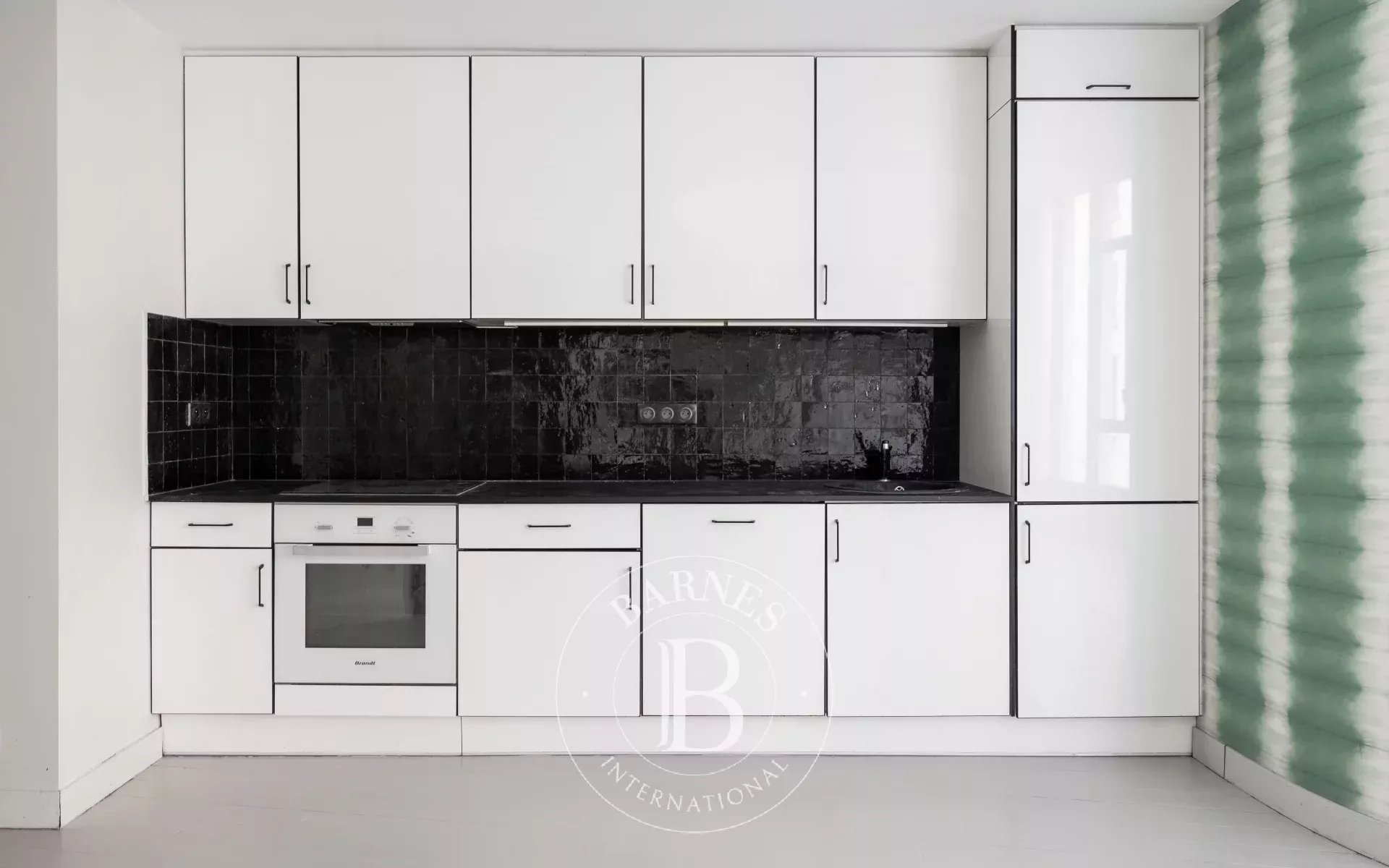 Daire Paris 18ème - picture 6