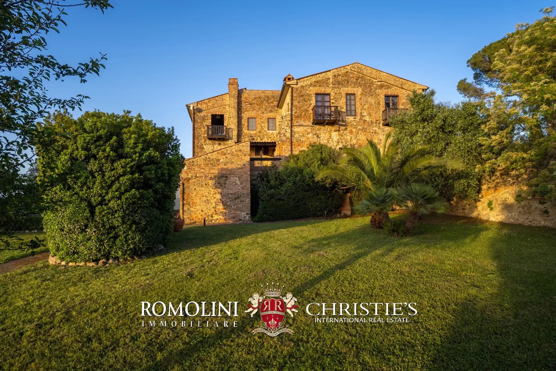 13 Bedroom Villa/Townhouse's Image 29