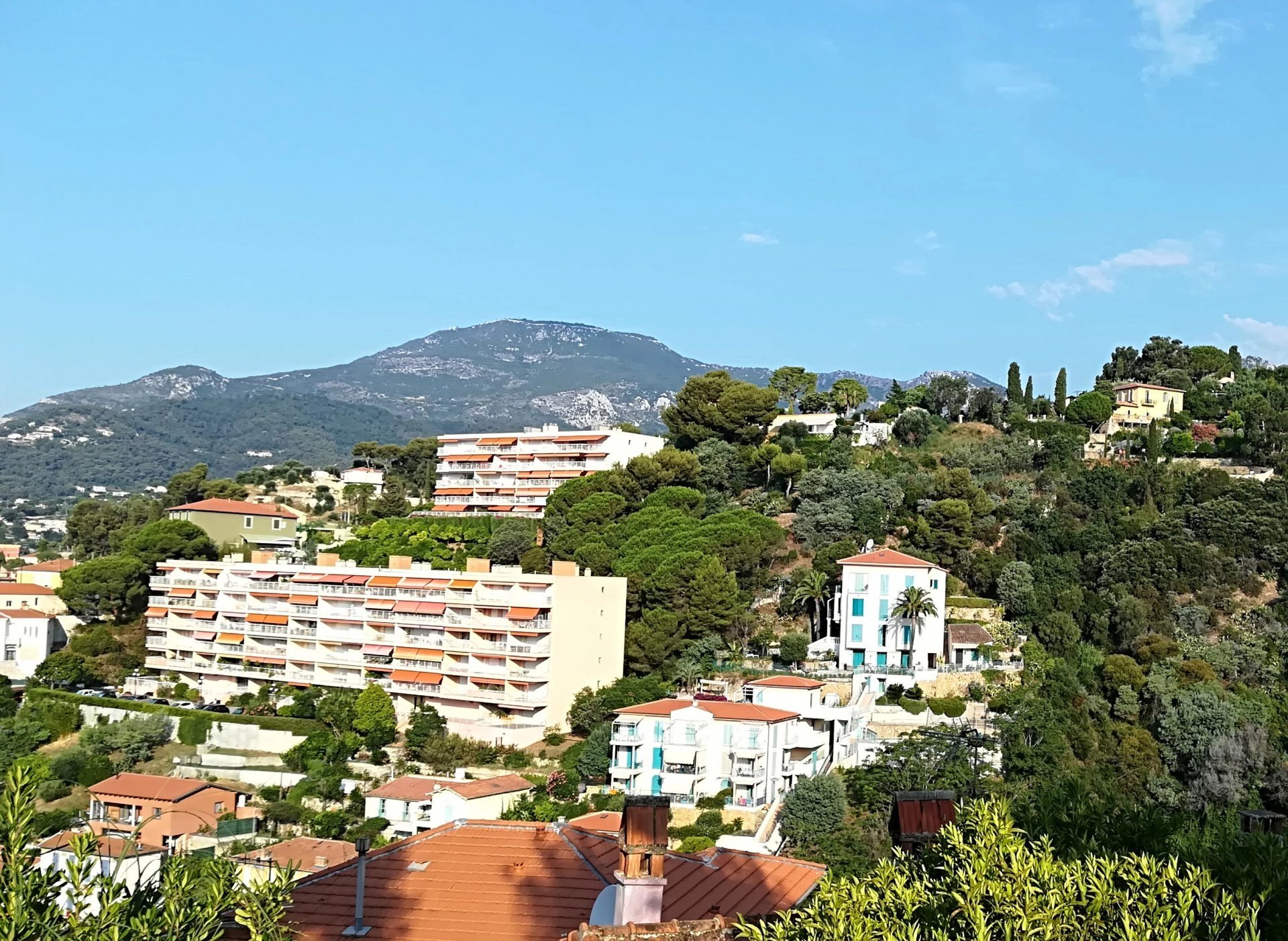 Two bedrooms Menton center