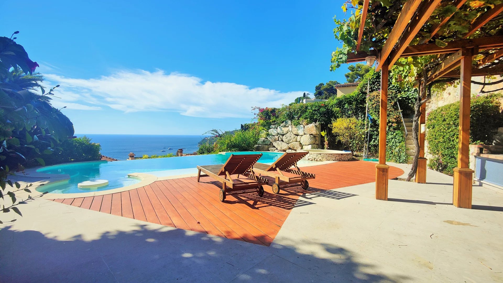 Villefranche-sur-Mer -  Charming villa with panoramic sea view