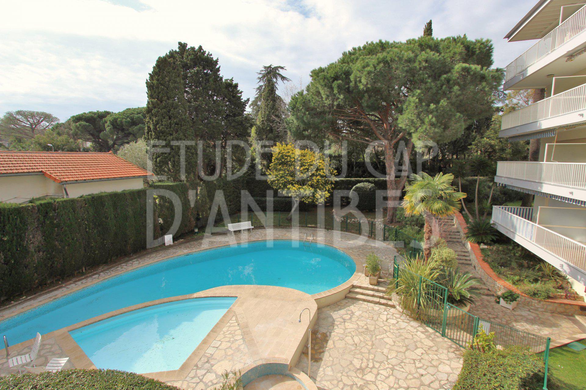 Cap d'Antibes - Walking distance to the beach - Beautiful 3 bedroom apartment