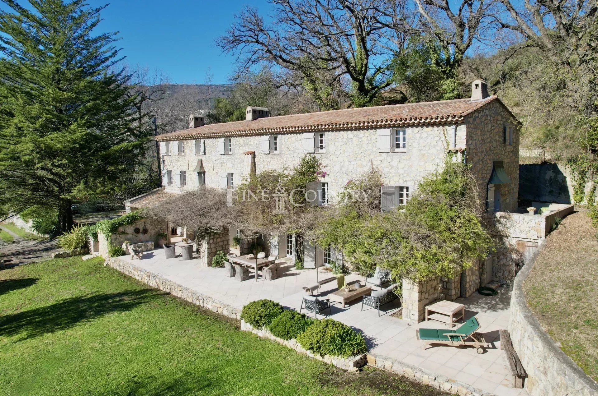 Villa in Chateauneuf de Grasse, Cote d'Azur, France