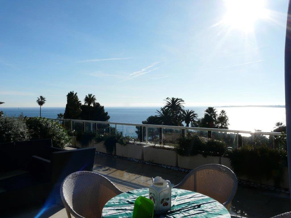 SUPERB PENTHOUSE WITH PANORAMIC SEA VIEW AT 700 M FROM THE BEACH