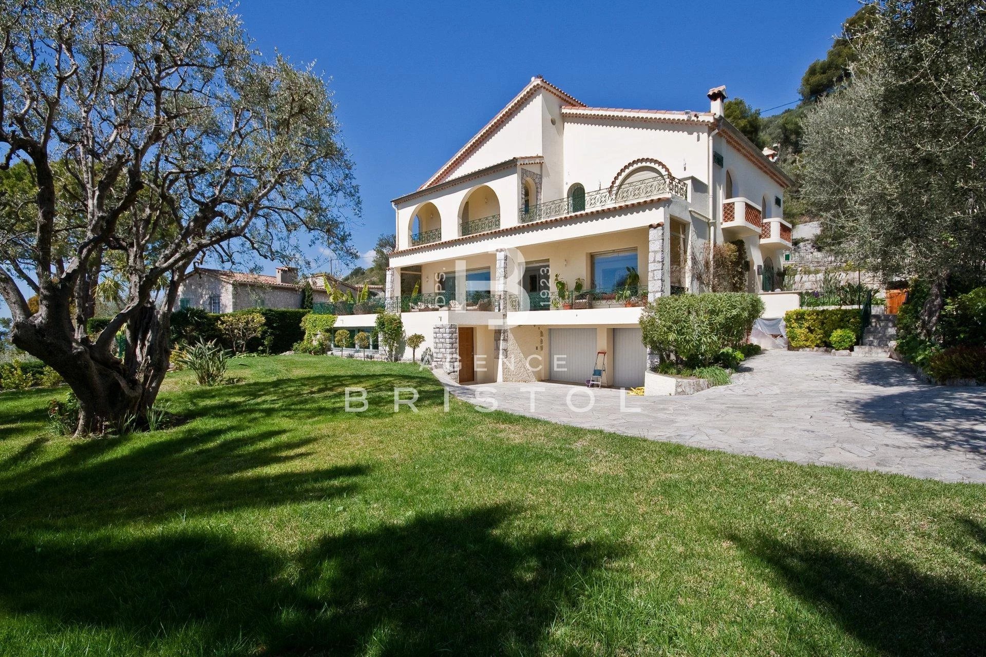 Villefranche-sur-Mer Property - Flat Garden - Sea View - Sell & Buy with Agence Bristol