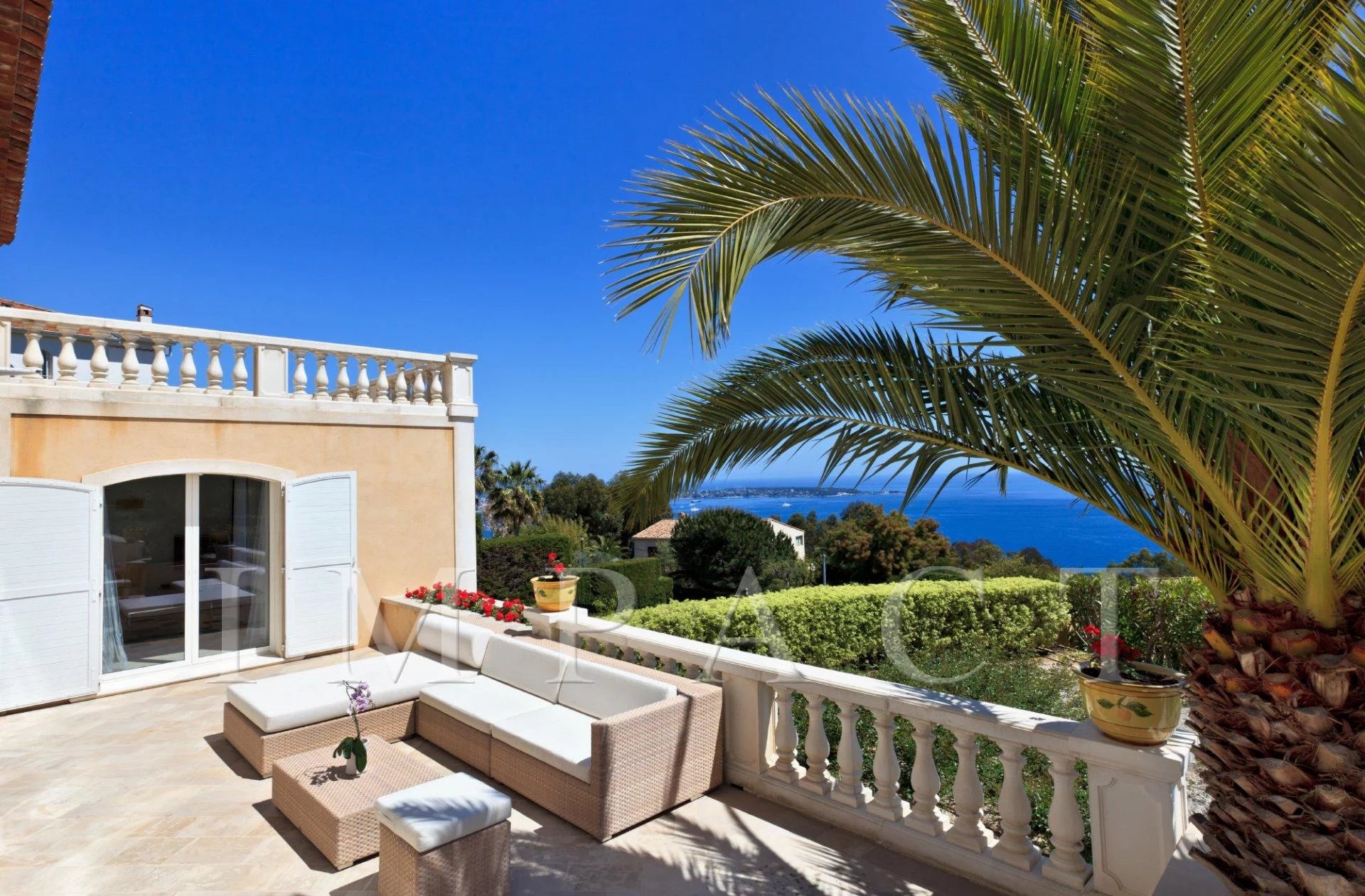 Prestigious villa to rent on the heights of Cannes