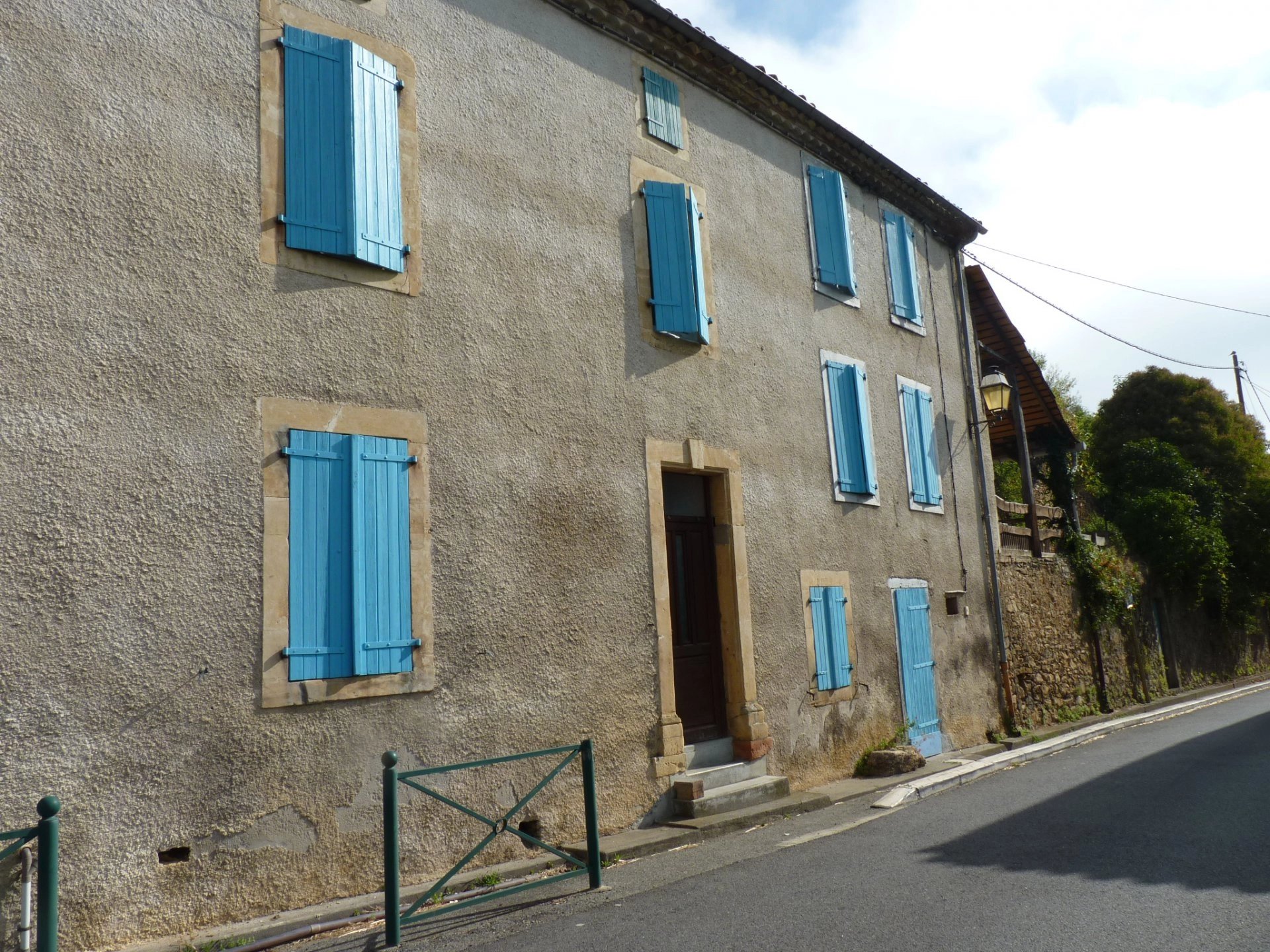 Proche d'Aurignac, maison de village 117 m²  avec jardin 561 m²
