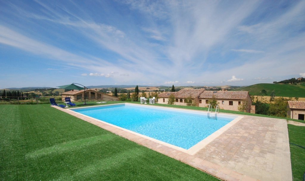 ITALY, TUSCANY, APARTMENT IN VILLA, 2 BEDROOMS, 2 BATHROOMS, 4 PEOPLE, SHARED POOL