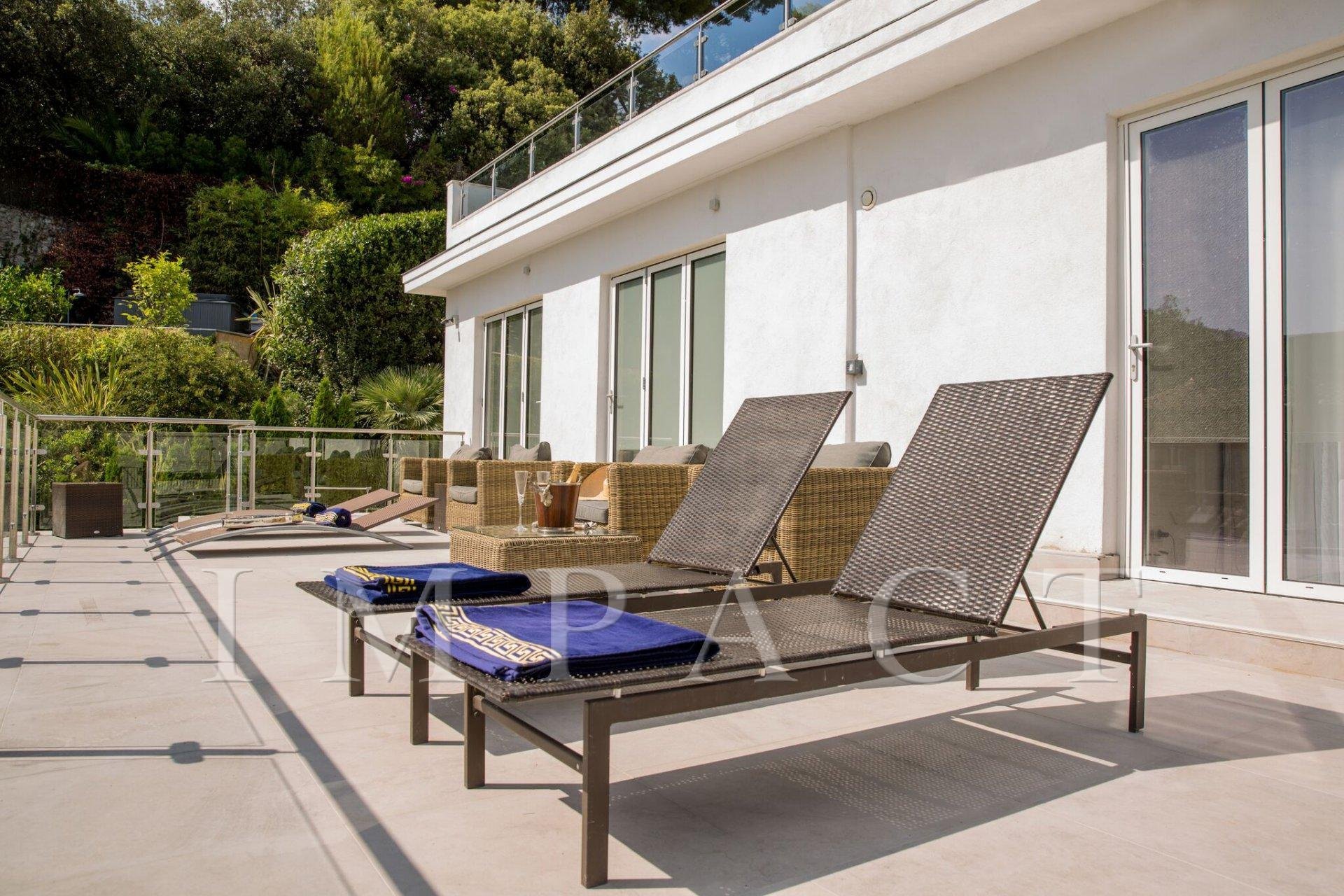 Contemporary Villa to rent Cap D'Antibes
