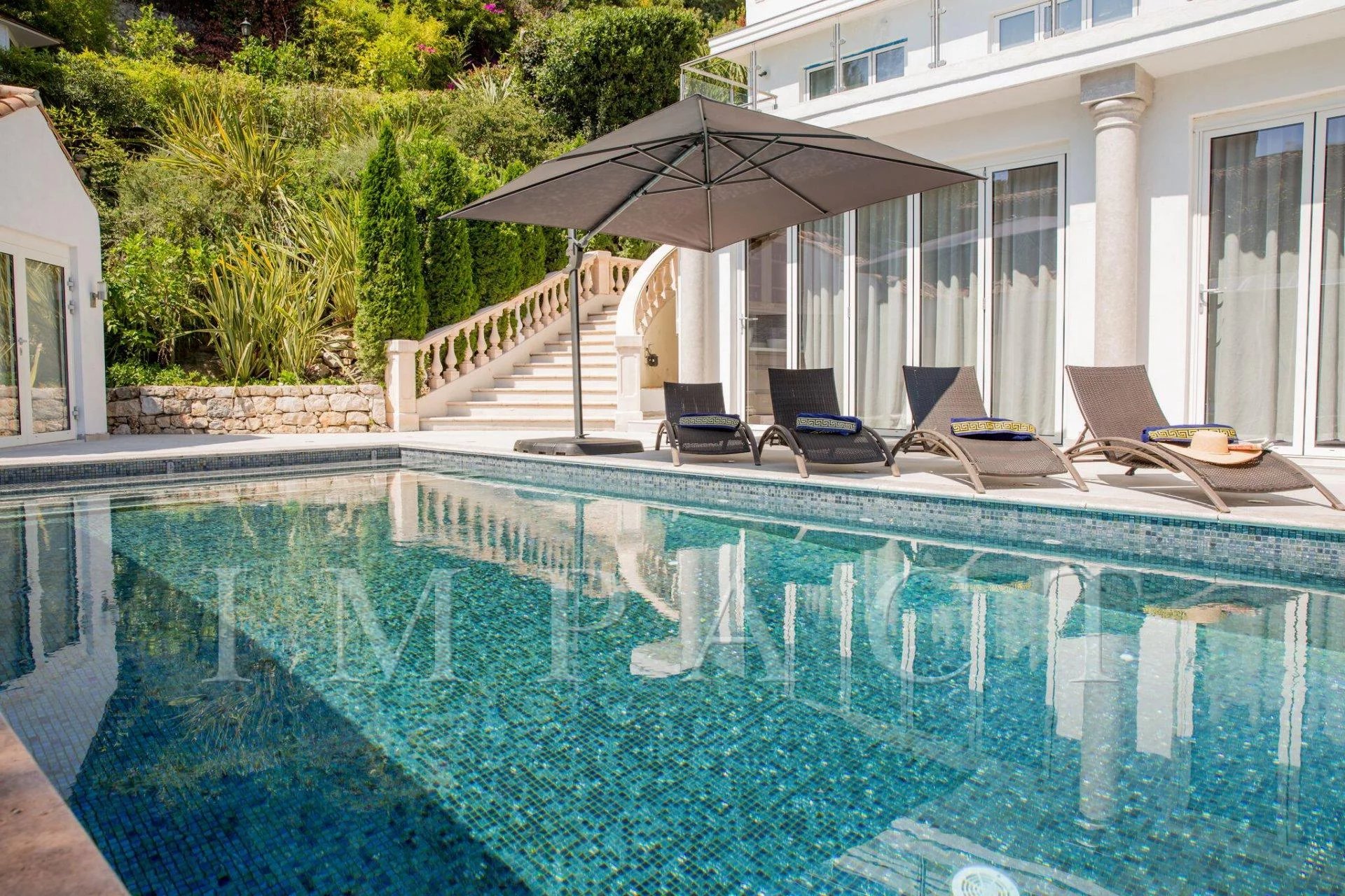 Villa avec piscine à louer SUPER ANTIBES 