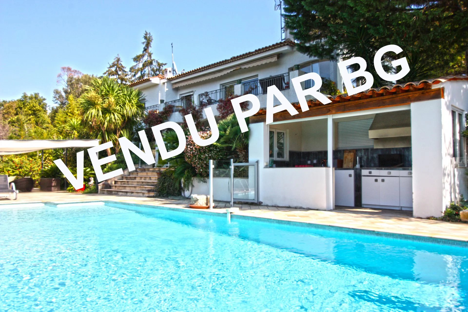 Villa in Antibes with pool