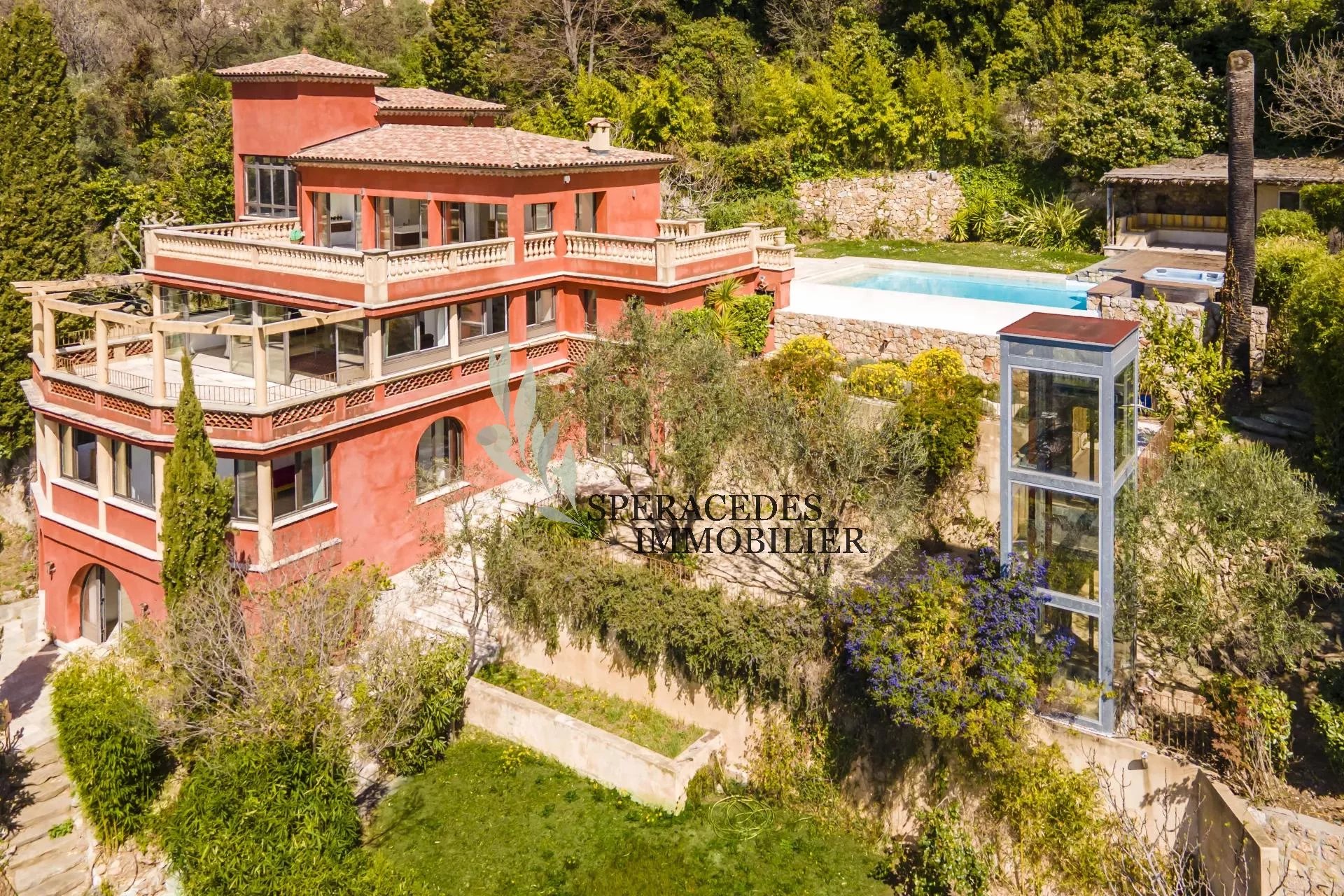 Grasse - Prestigious villa in a domain