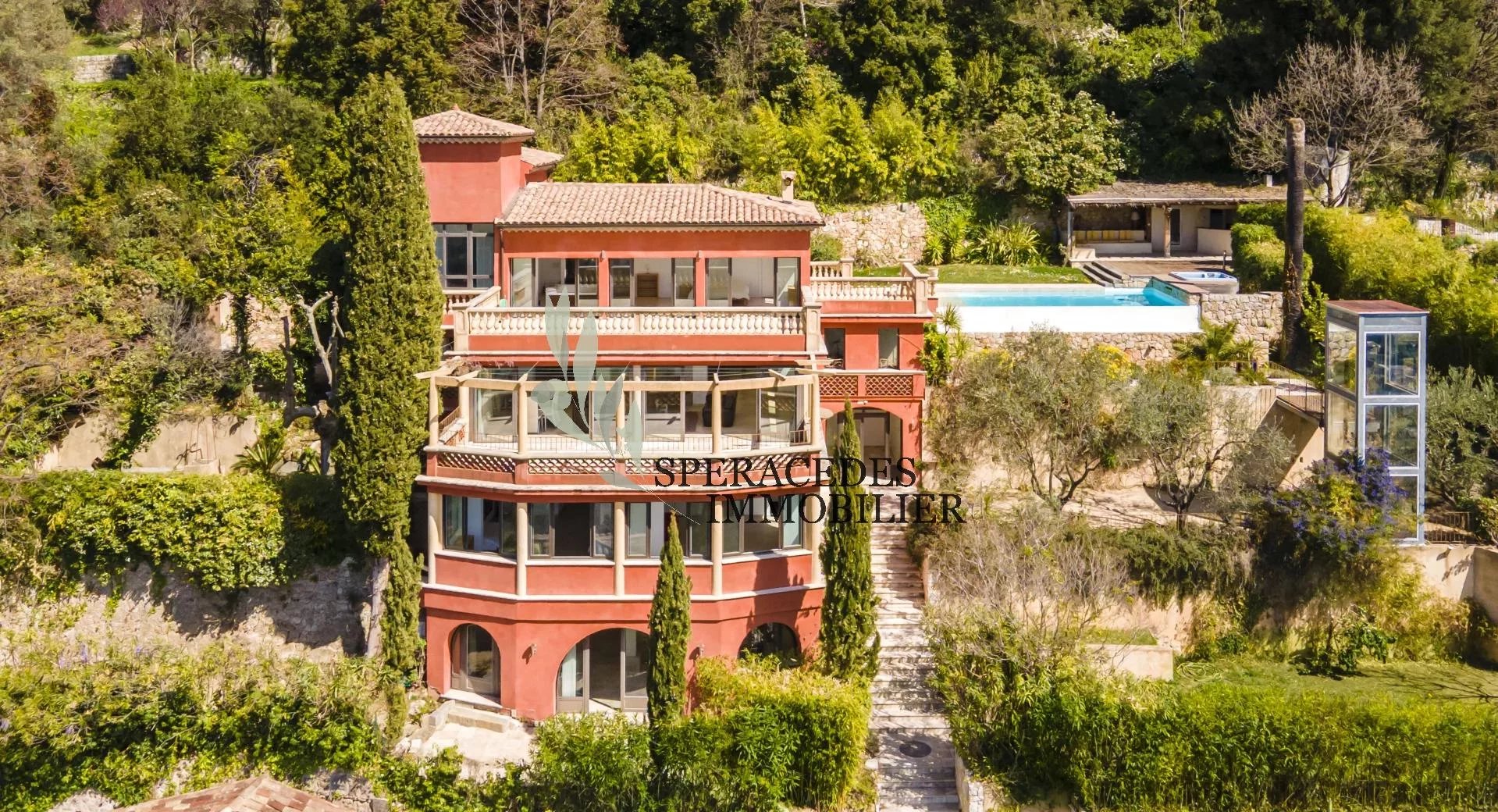 Grasse - Prestigious villa in a domain