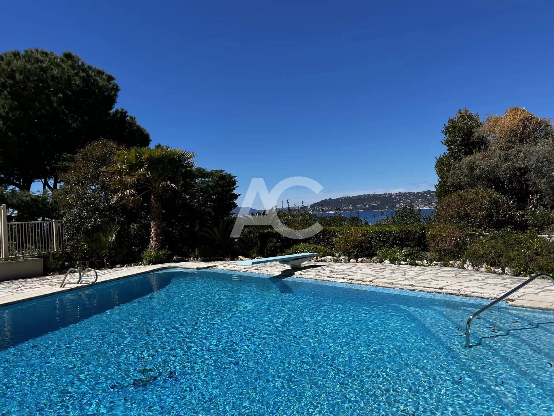 Amazing apartment with sea views - Cap d'Antibes