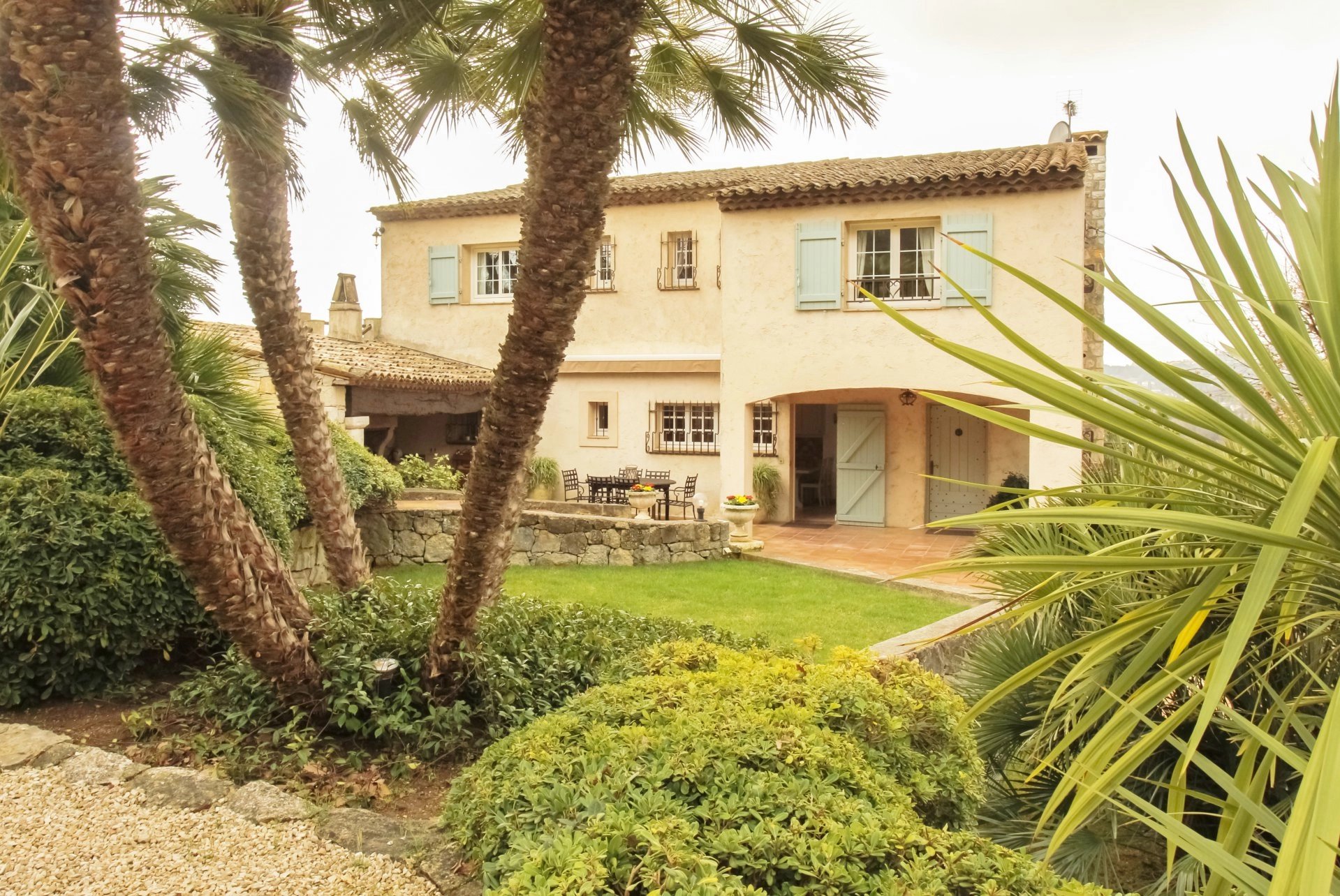 Provencal villa at only 250 meteres from the historical center of Valbonne Village.