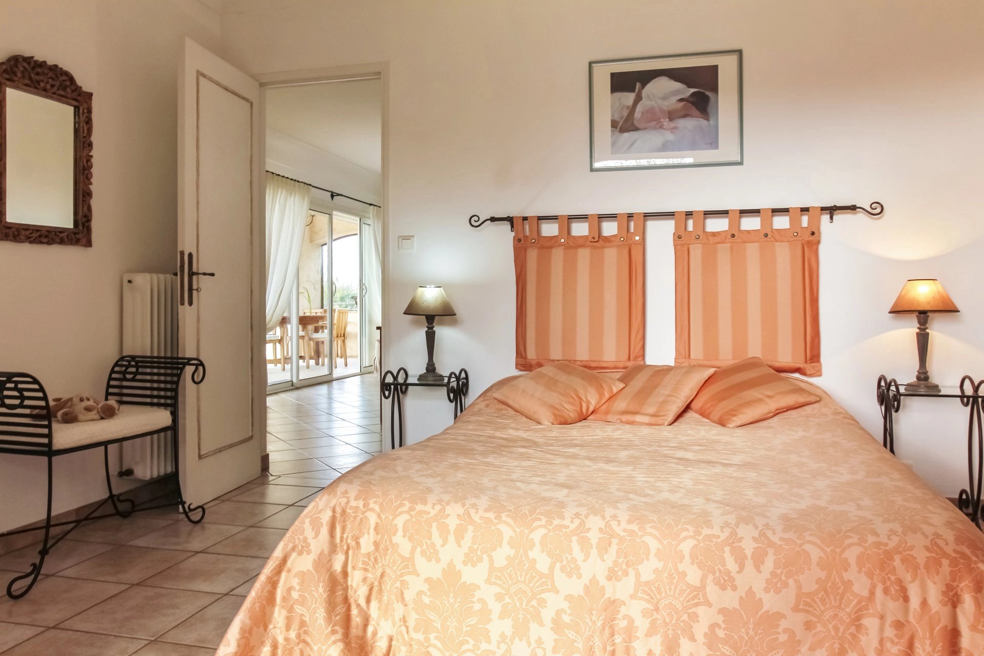 Provencal villa at only 250 meteres from the historical center of Valbonne Village.
