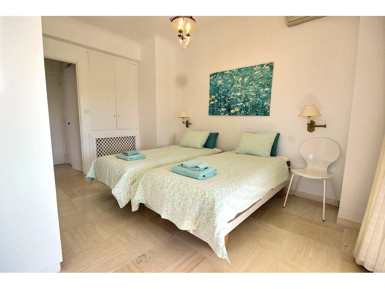 Cannes Croisette Appartement  4 Pièces 106 m²  à vendre