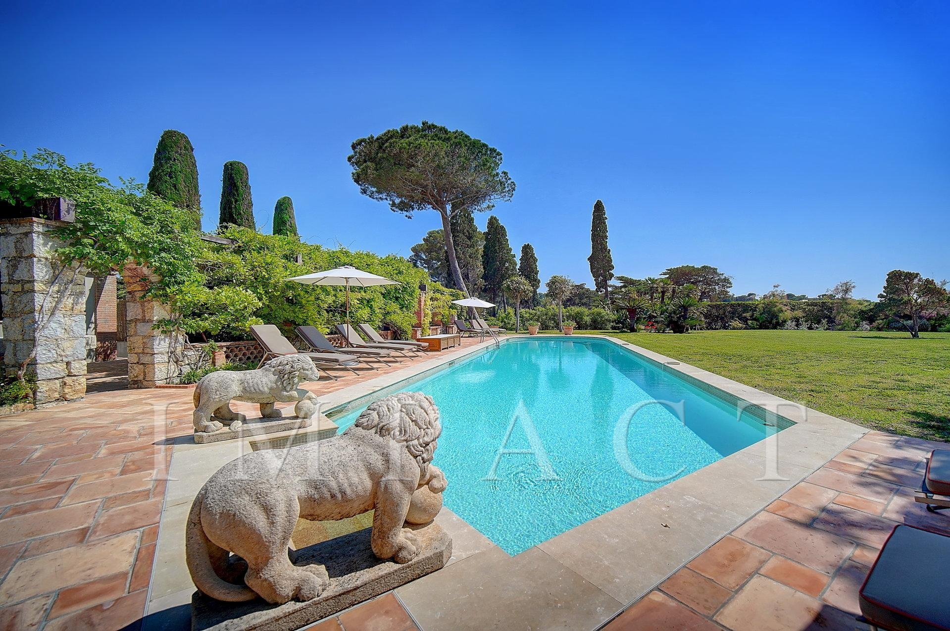 villa with pool for rent Cap d'Antibes