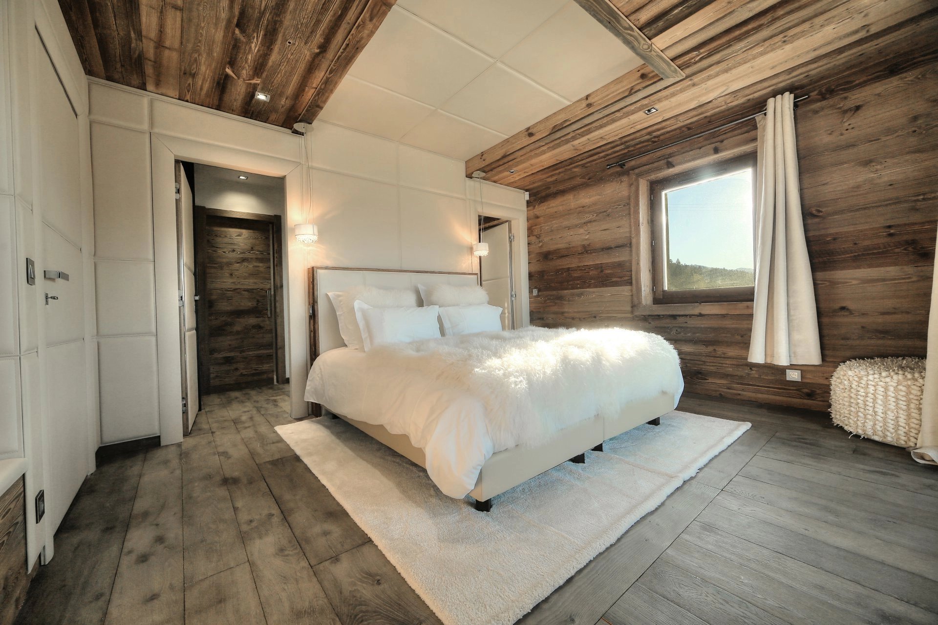 Bedroom Natural light Wooden floor