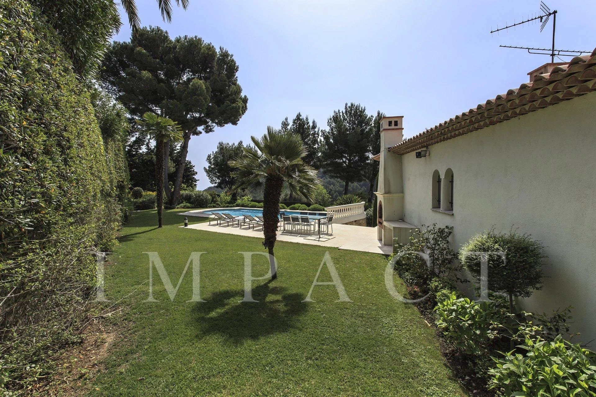 Renovated Provencal villa to rent Cannes