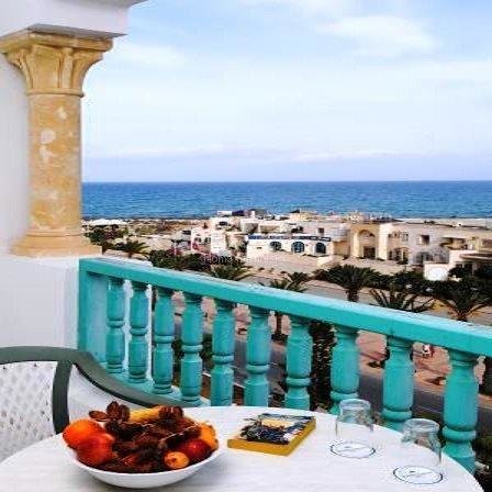 Apartment S + 3 sea view on the 2nd floor of a luxurious residence by the sea. Financing possible