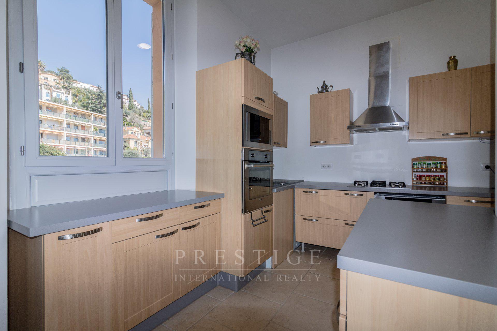 grasse, luxury flat 93sqm with cellar and park