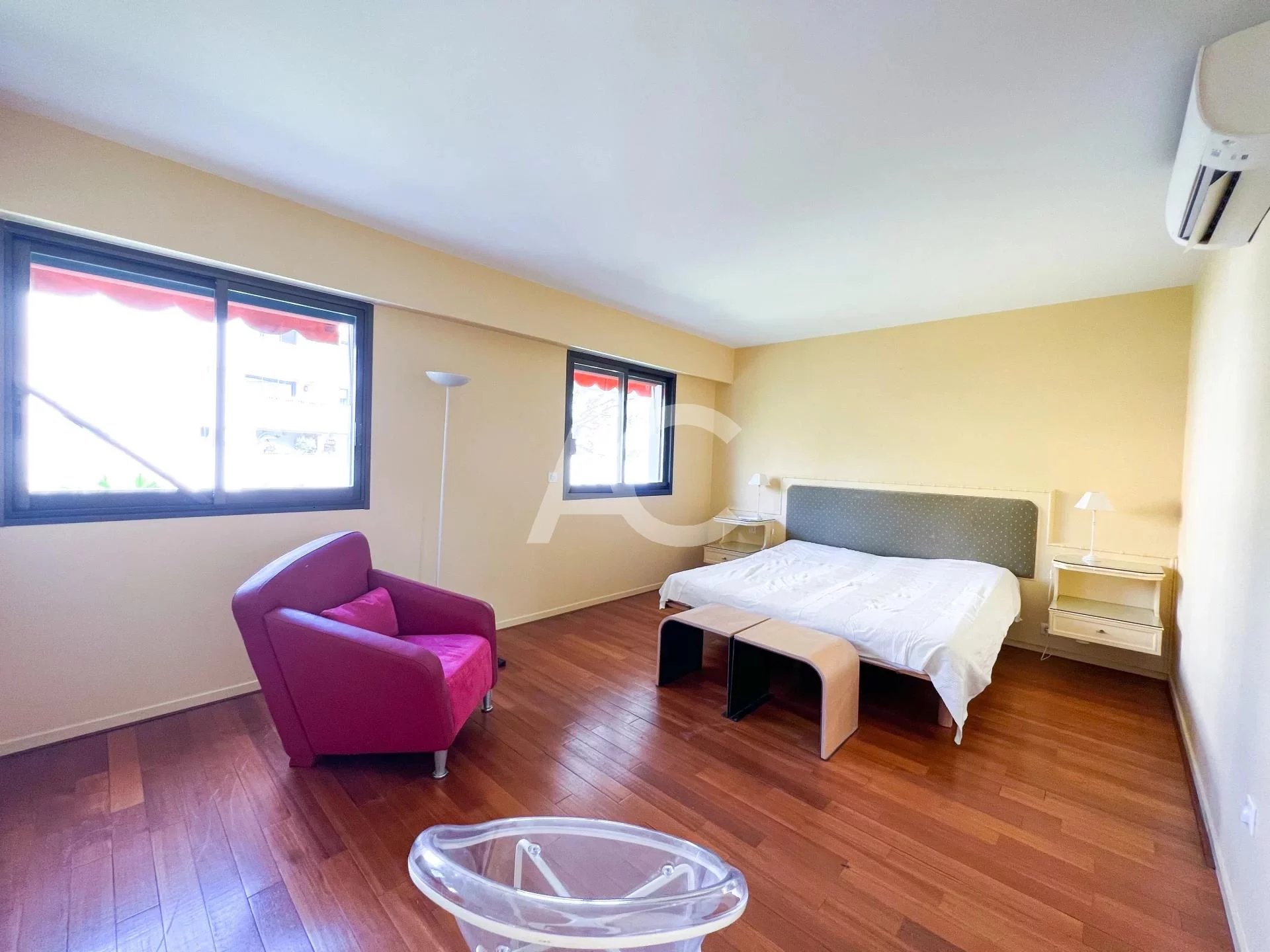 Large apartment 4 rooms with sea views - Juan les Pins