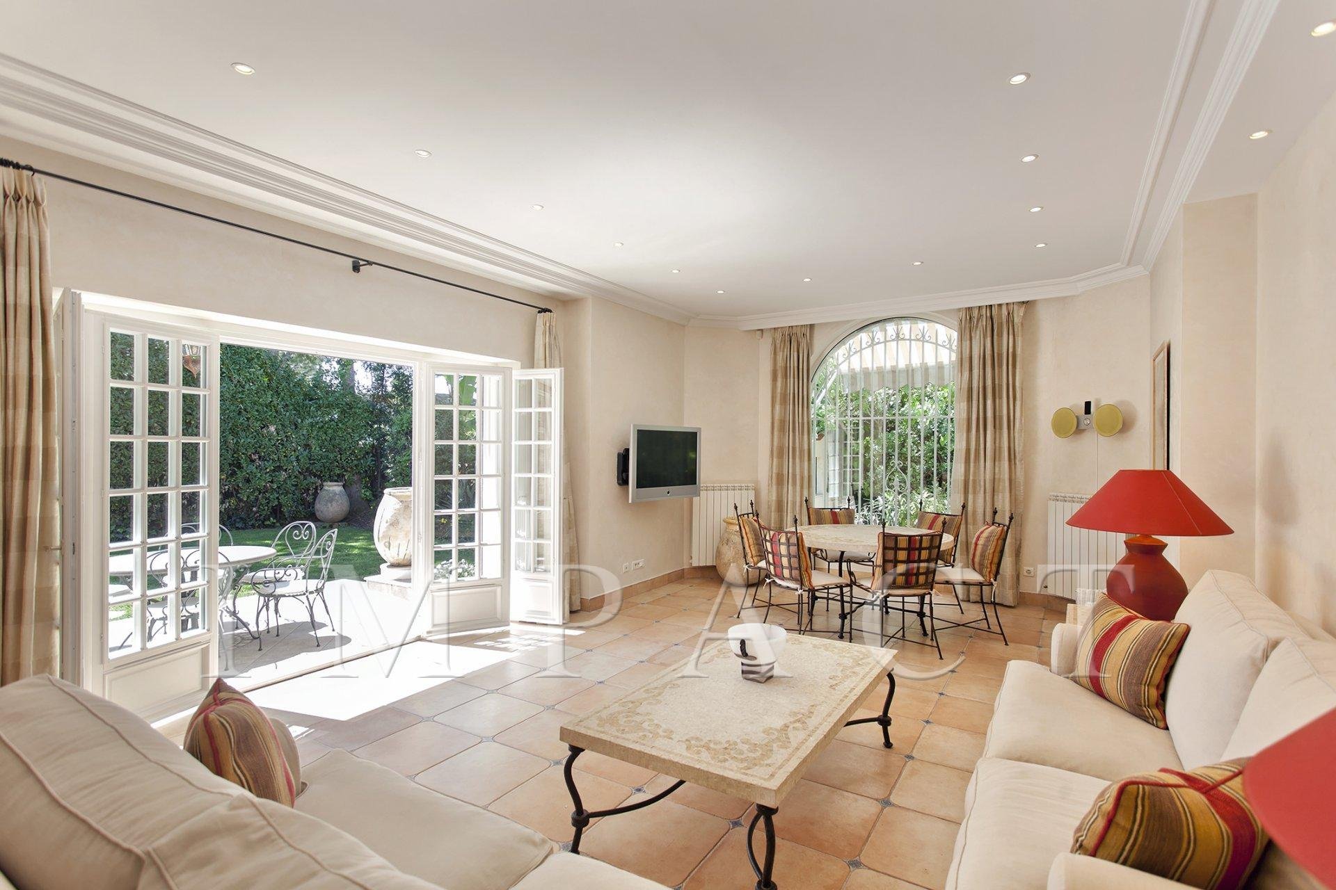 Superb provencal villa to rent cap d'Antibes