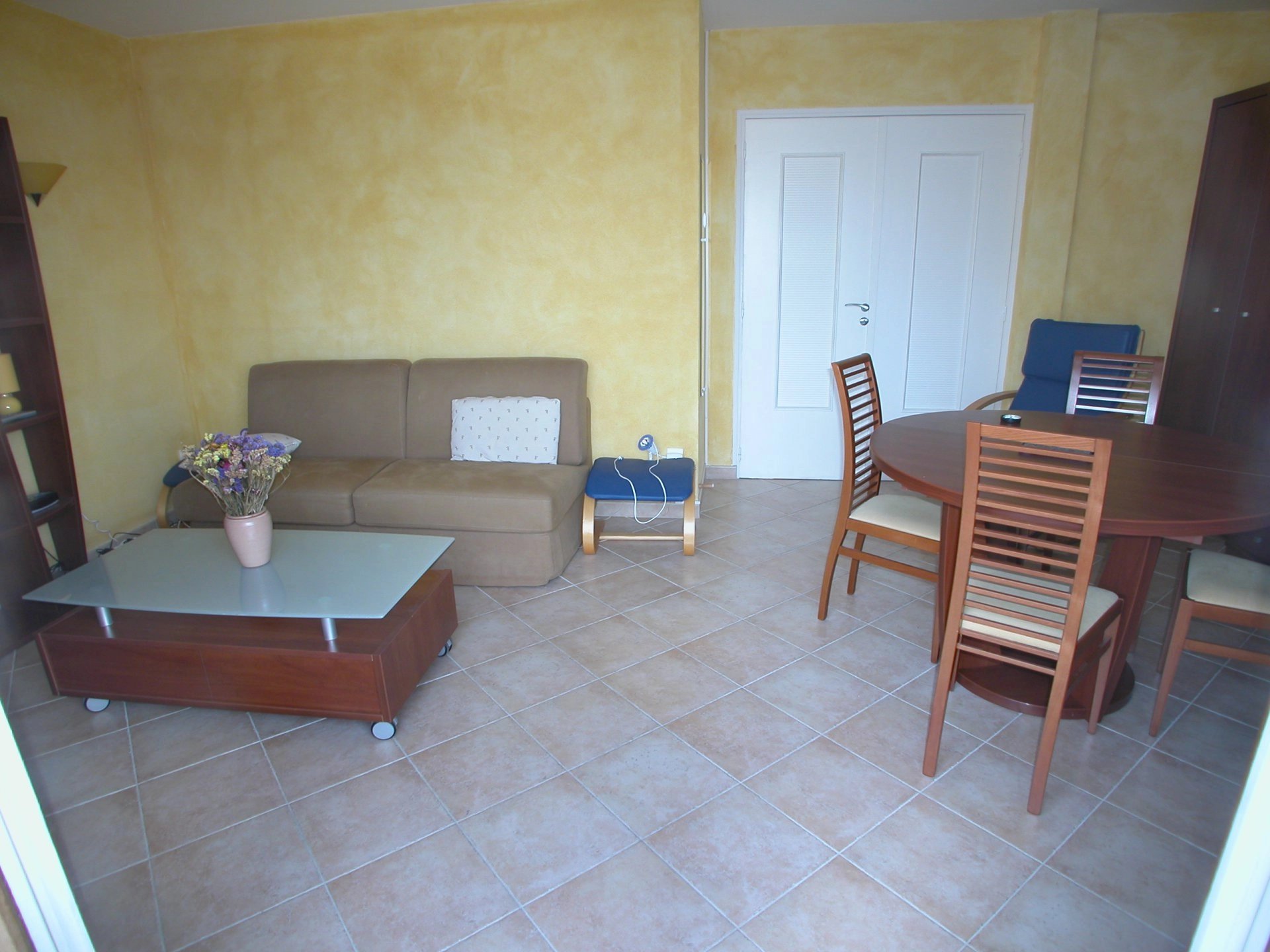 Living-room, tile