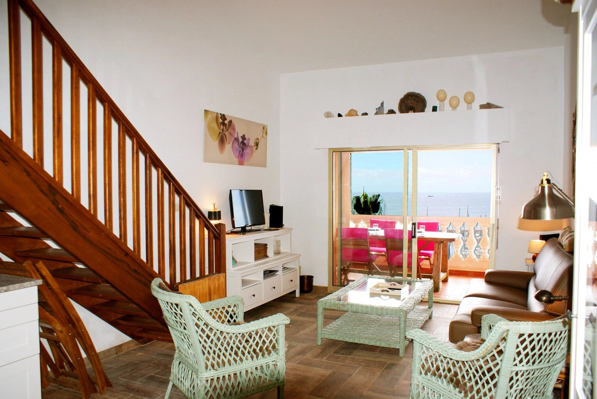 iving room, 2  bed rooms terrasse with sea view open plan kitchen bath room/wc only a few steps from the beach  * BM C11 *