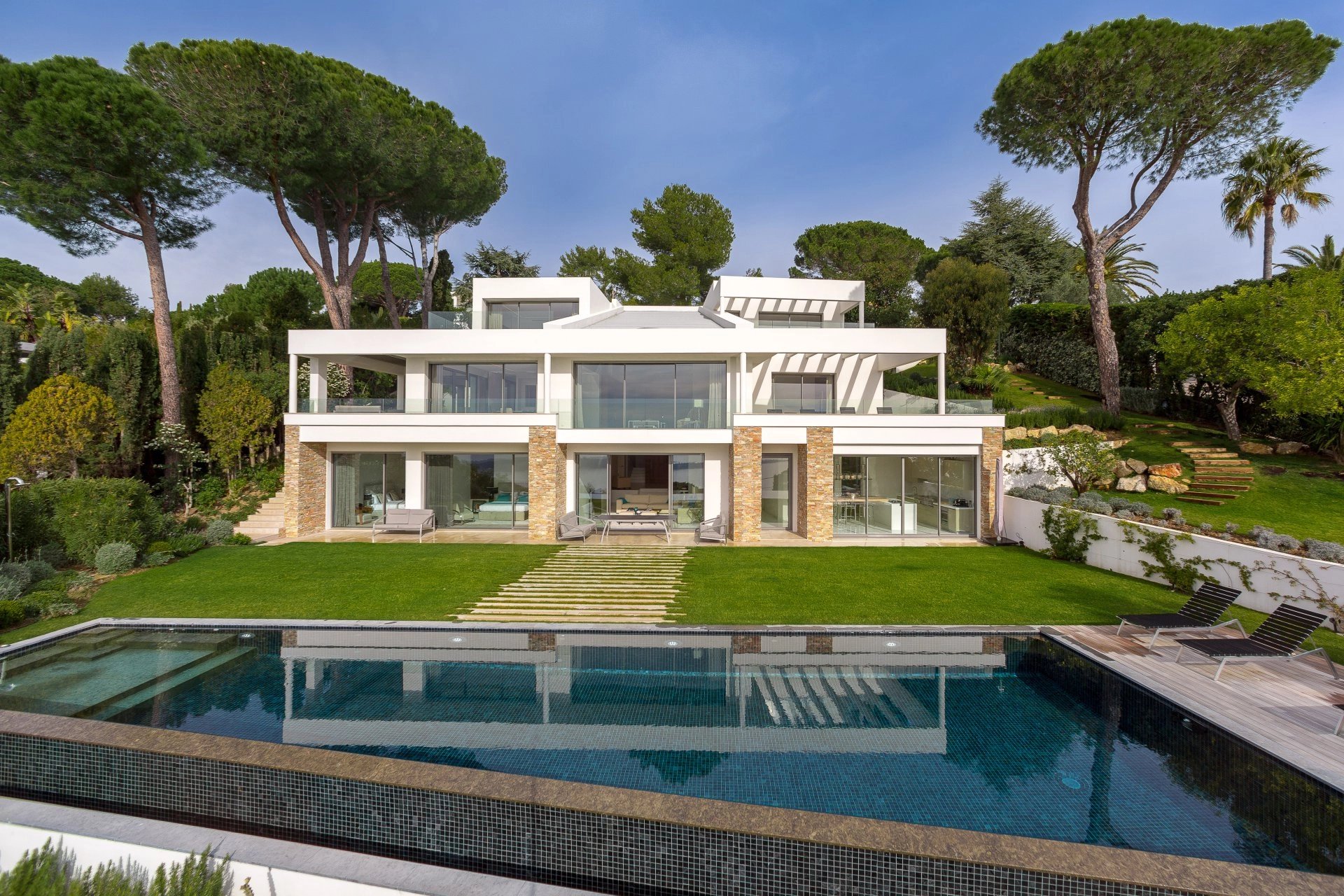 Seasonal rental Property Cannes