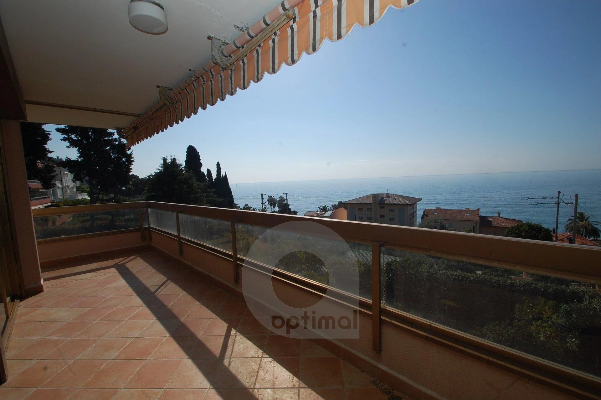 Beautiful and modern 2 rooms apartment with big seafront terrace and private parking place