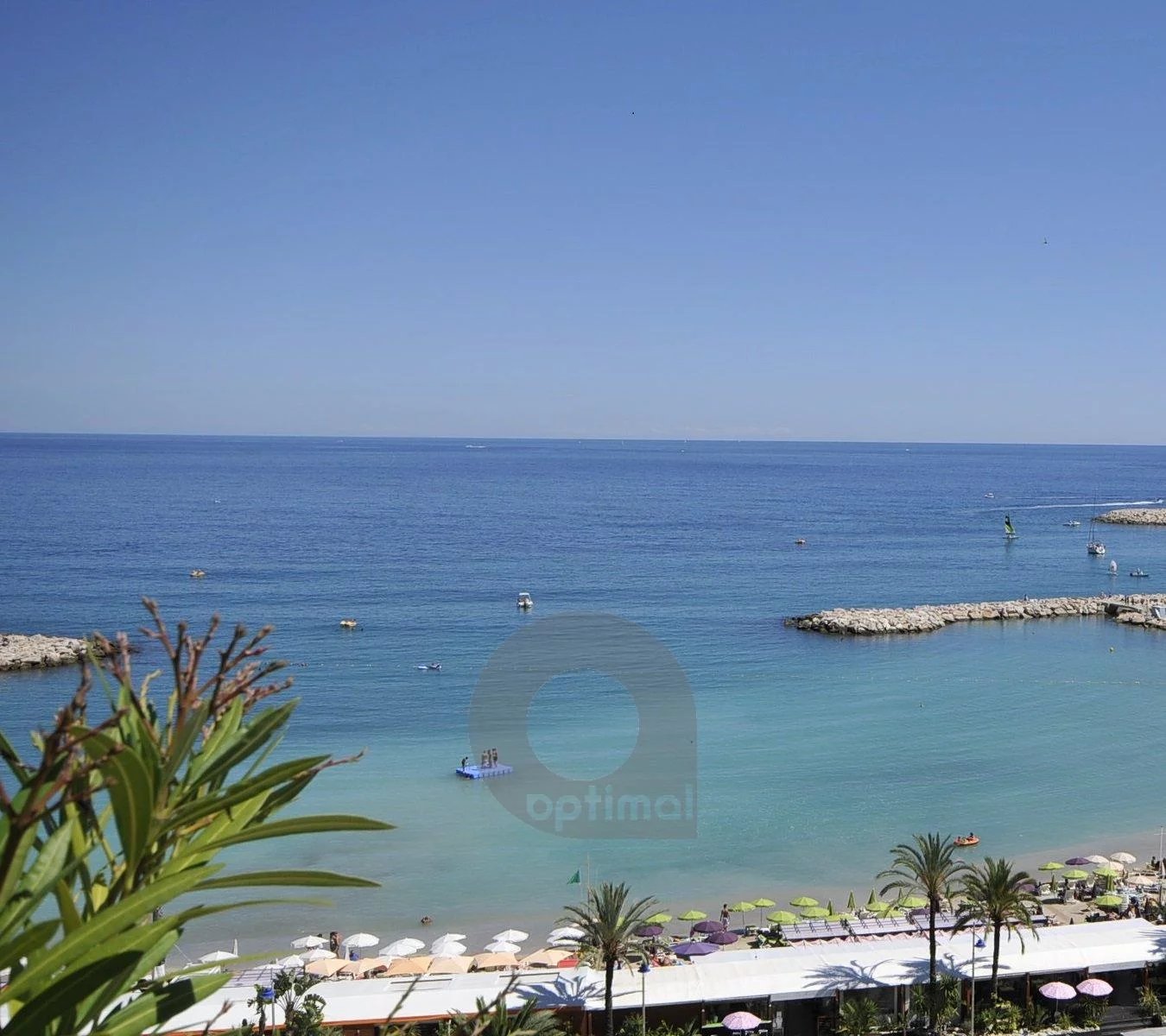 Magnificient studio with seafront terrace close to the beach