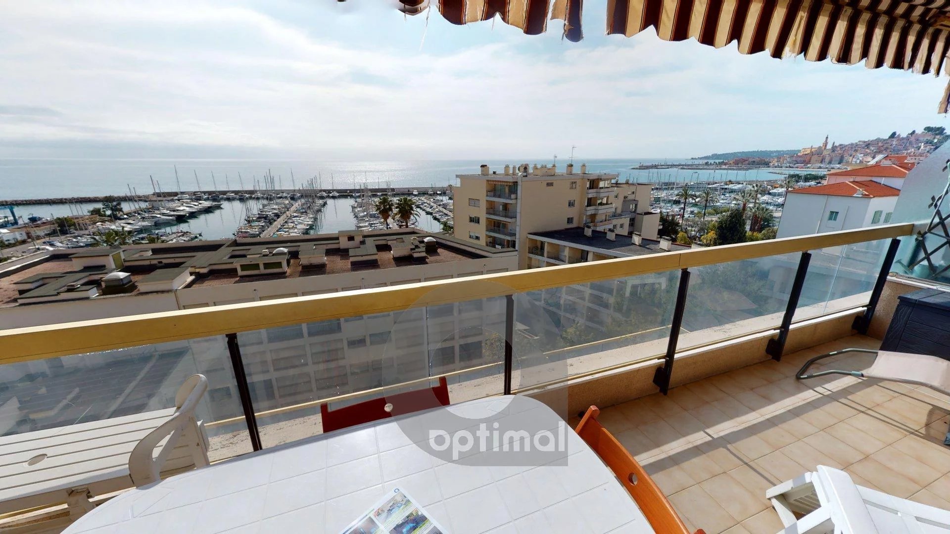 Beautiful 2rooms apartment with magnificient sea view and garage