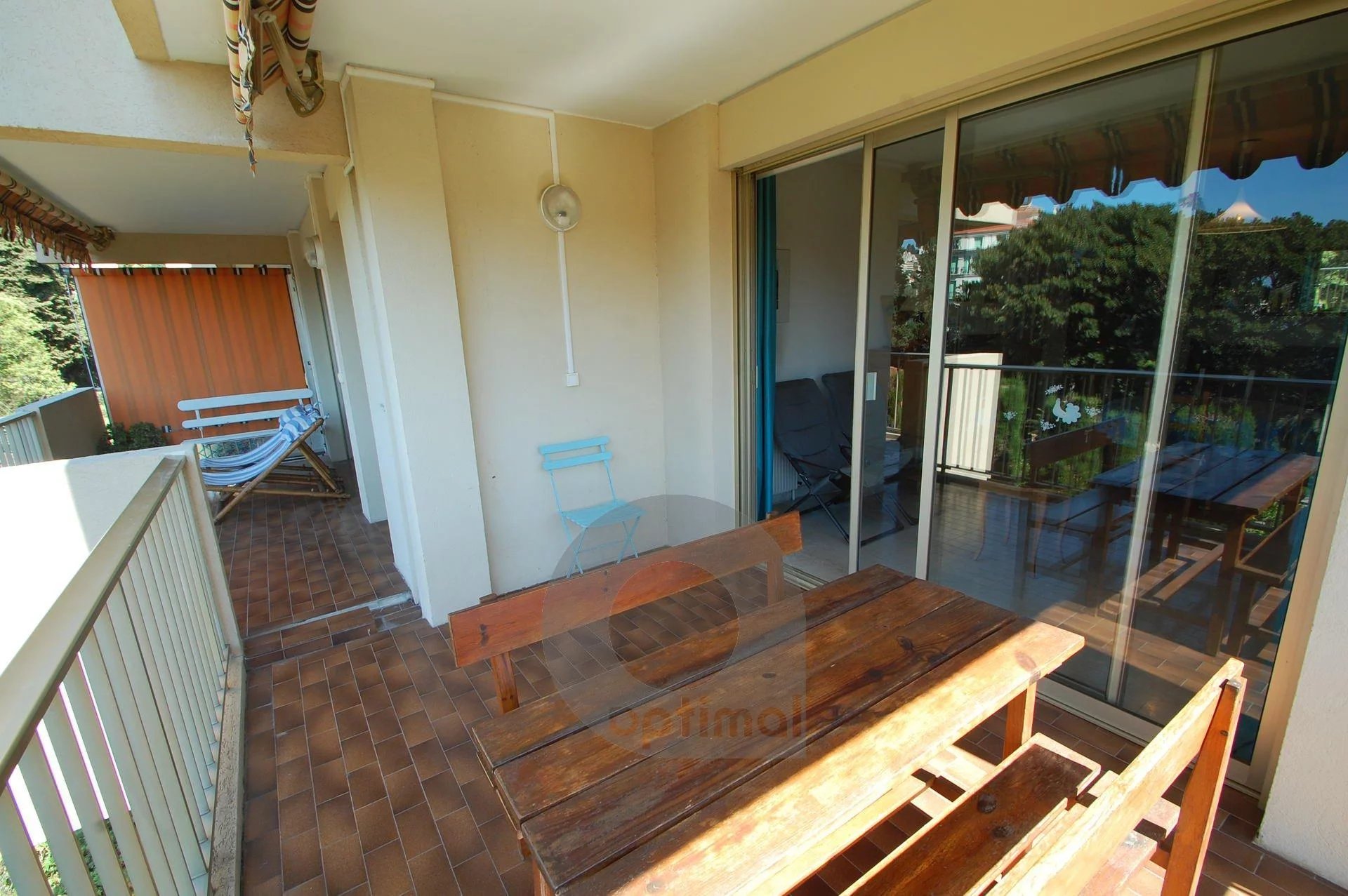 Big and quiet 2rooms apartment at 5min to the sea with terrace and private parking