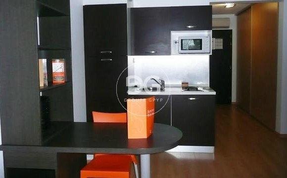 Let and managed – 2-room apartment in a business residence (Carquefou)