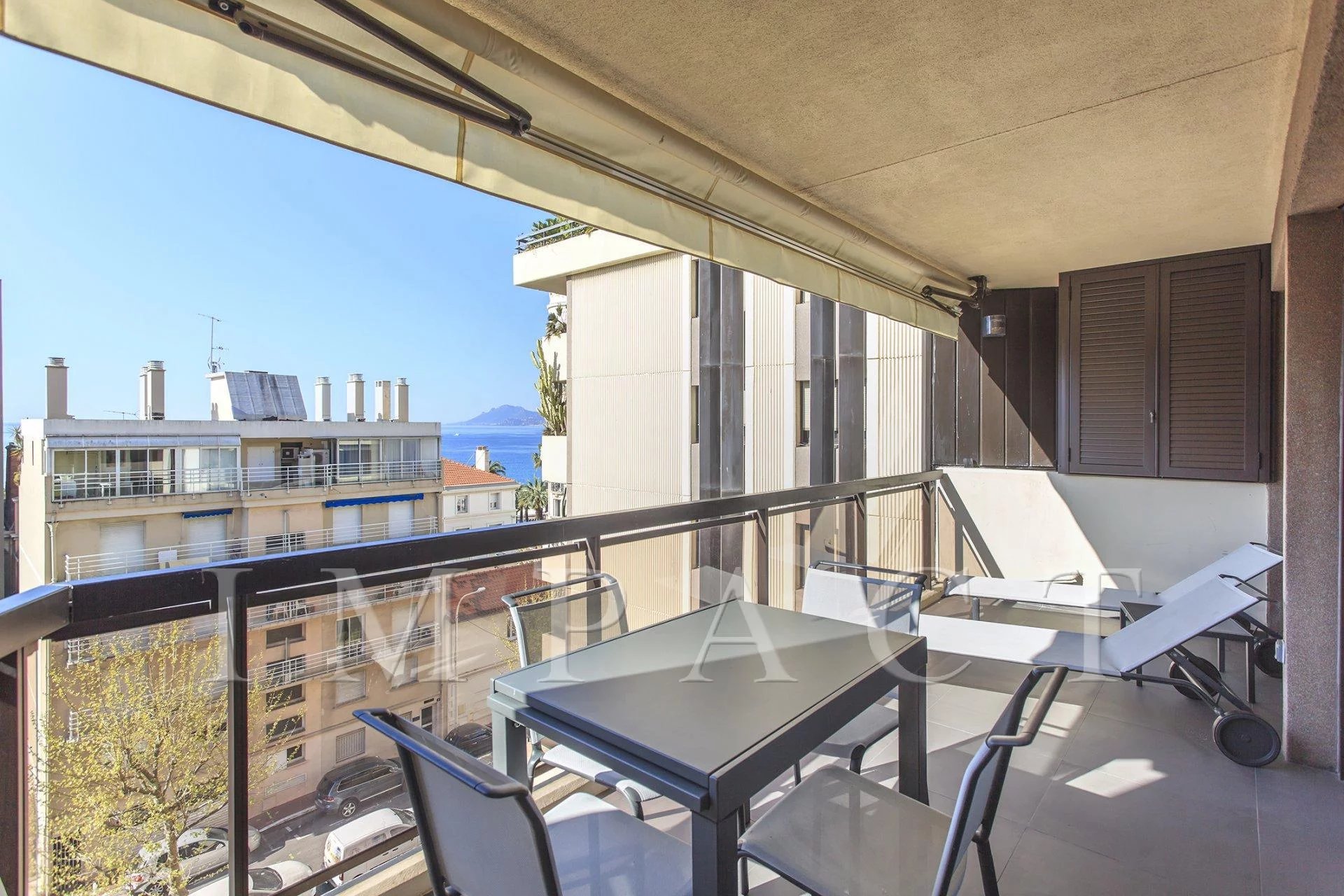 Cannes Center apartment for rent sea view