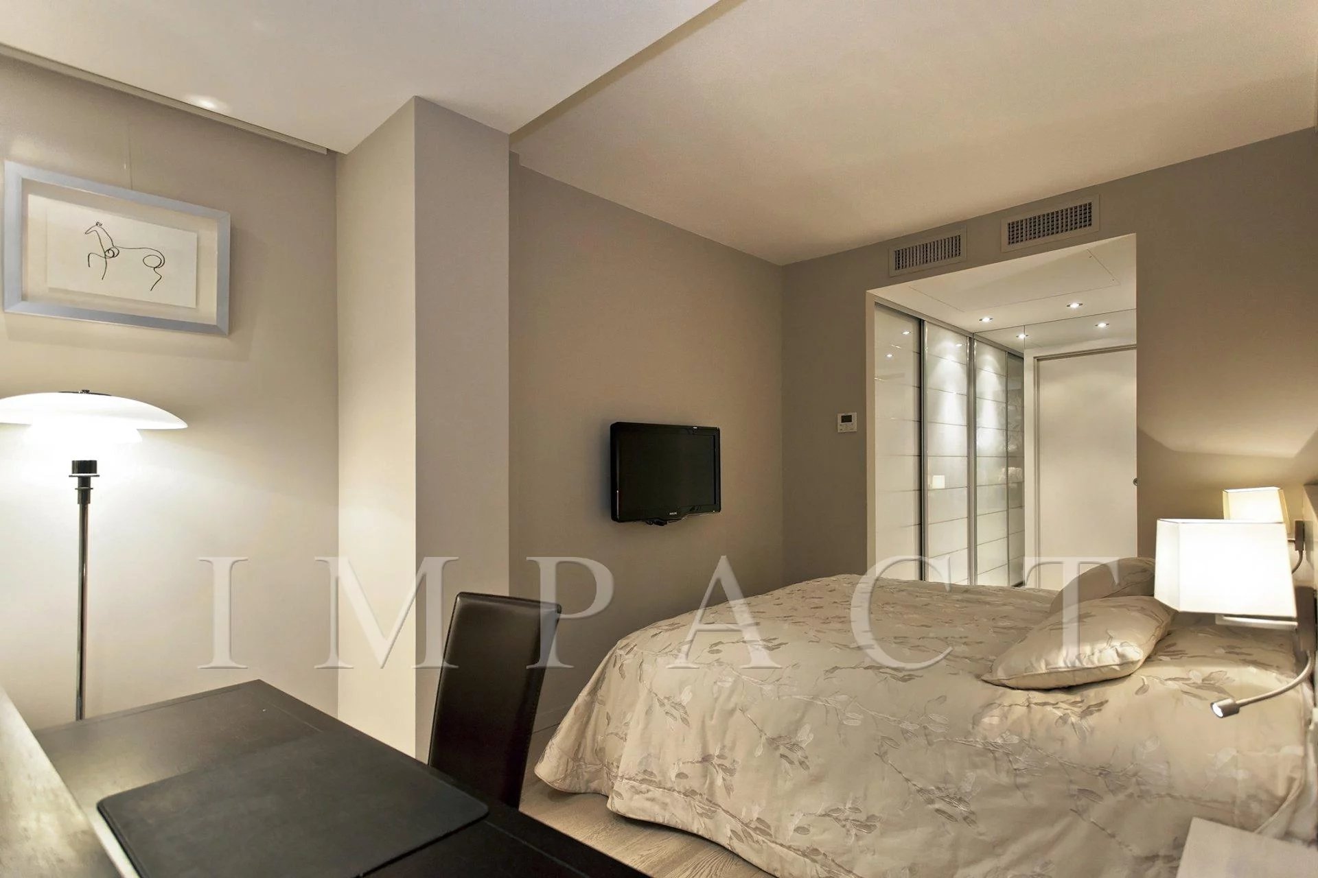 2 bedrooms apartment to rent in the Grand Hotel, Cannes