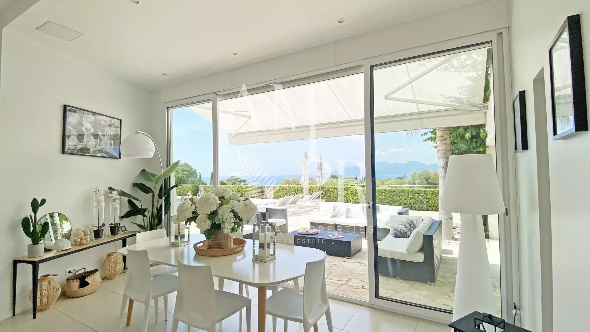 Cannes Croix des Gardes - Villa Contemporaine de 300m2 - Vue Mer Panoramique - 12 Personnes