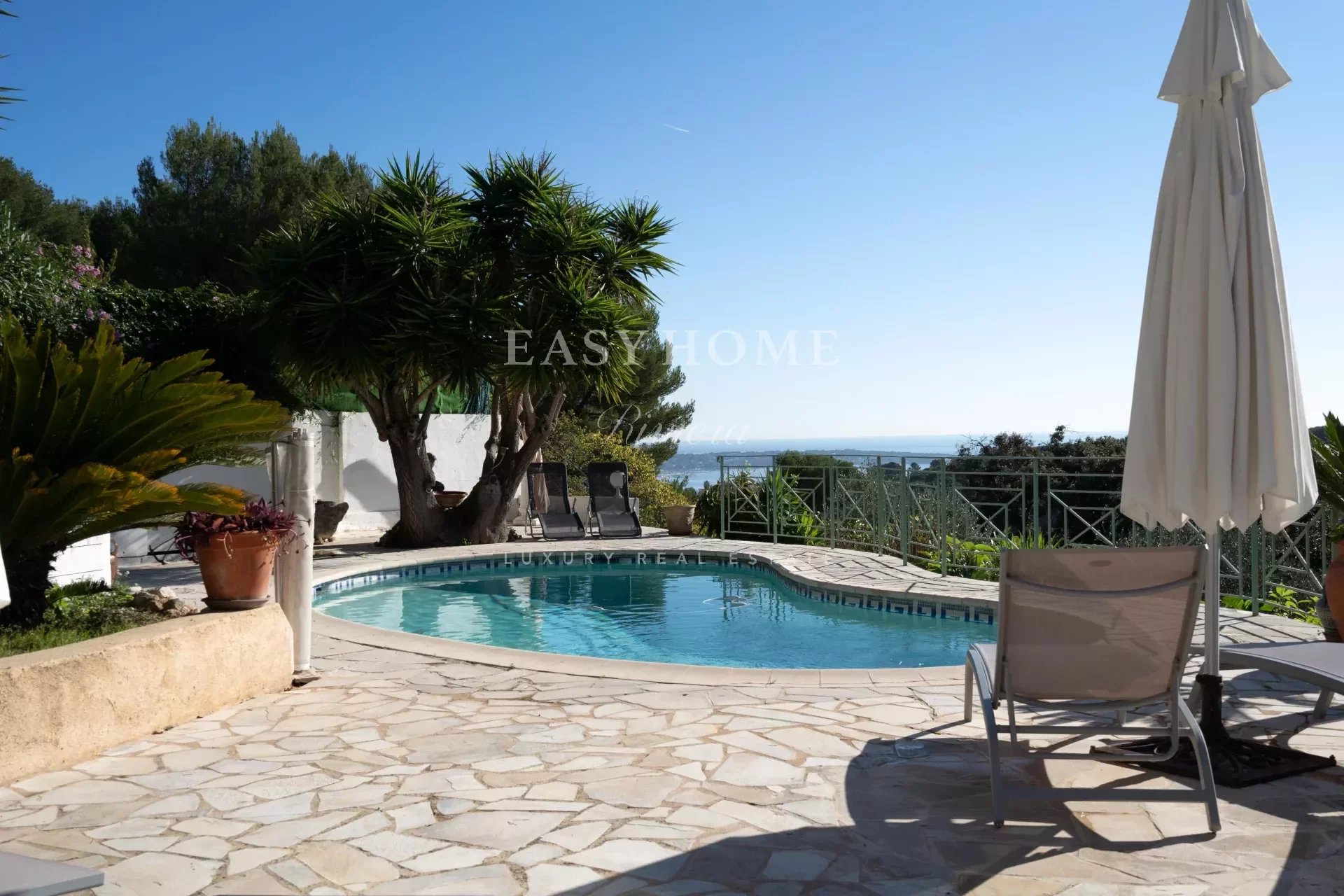 Purchase / Sale House in Vallauris - Sea view - Residential area